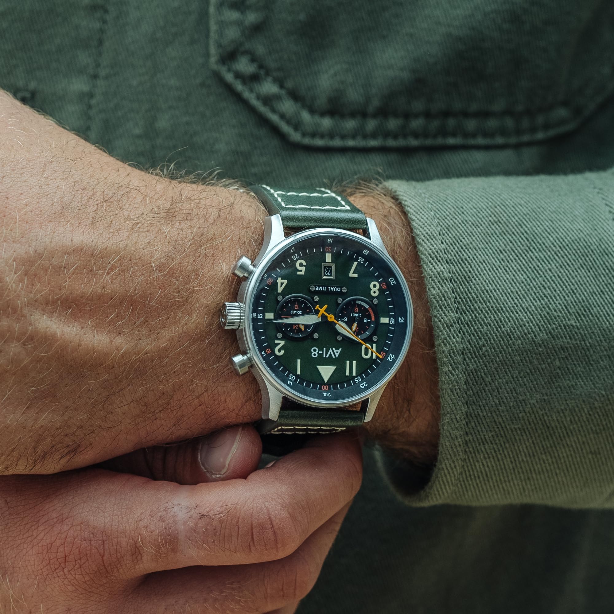 AVI-8 Hawker Hurricane Carey AV-4088 - Orologio da uomo al quarzo giapponese, 43,5 mm, con cinturino in pelle o acciaio inox