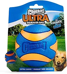 Bola para cães Chuckit Ultra Squeaker – Brinquedo extra grande para cães com mais de 100 libras – Flutua na água – Borracha durável – Tamanho GG – 8,9 cm de diâmetro – Pacote com 1