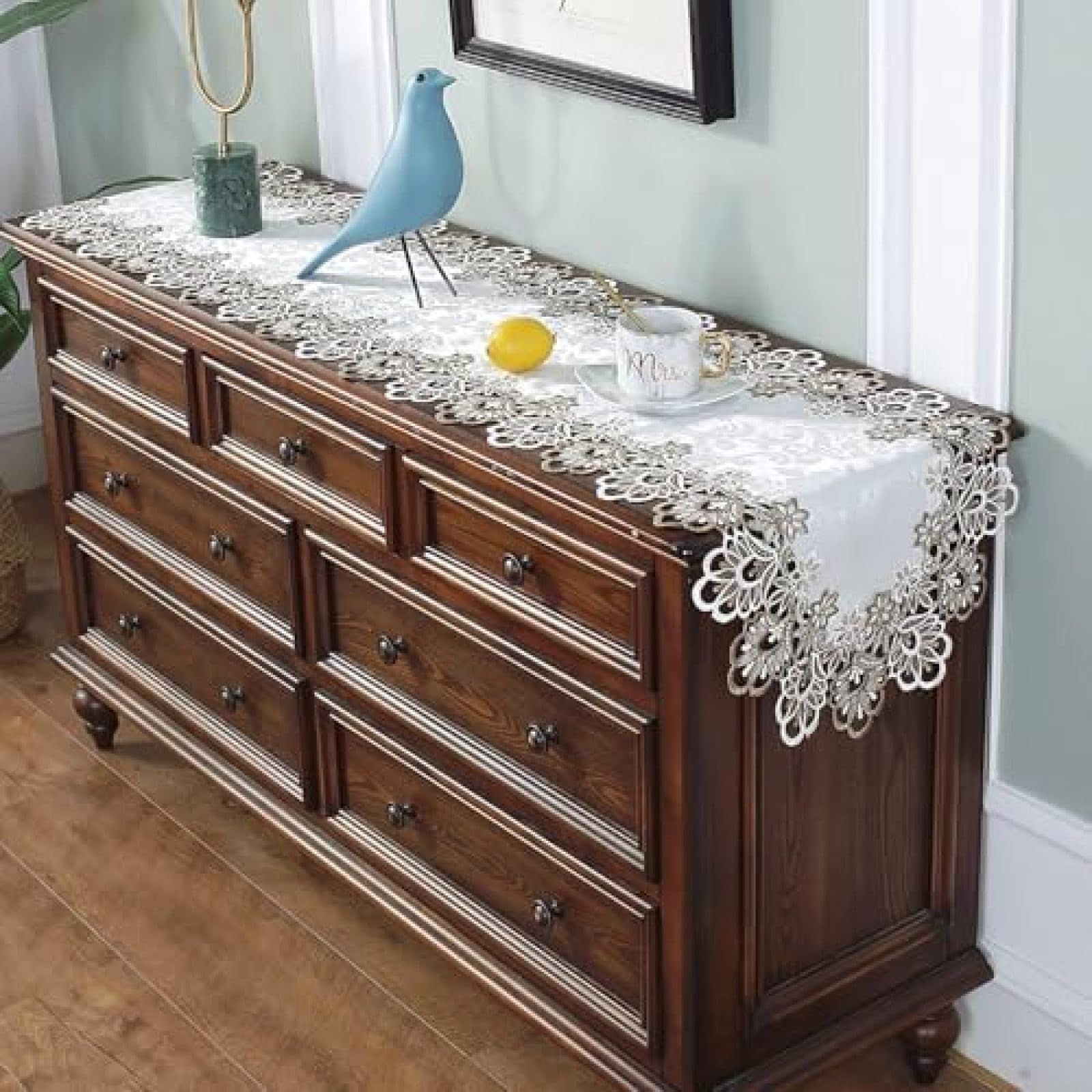Chemin de table vintage fait main pour retrouver le charme d'antan