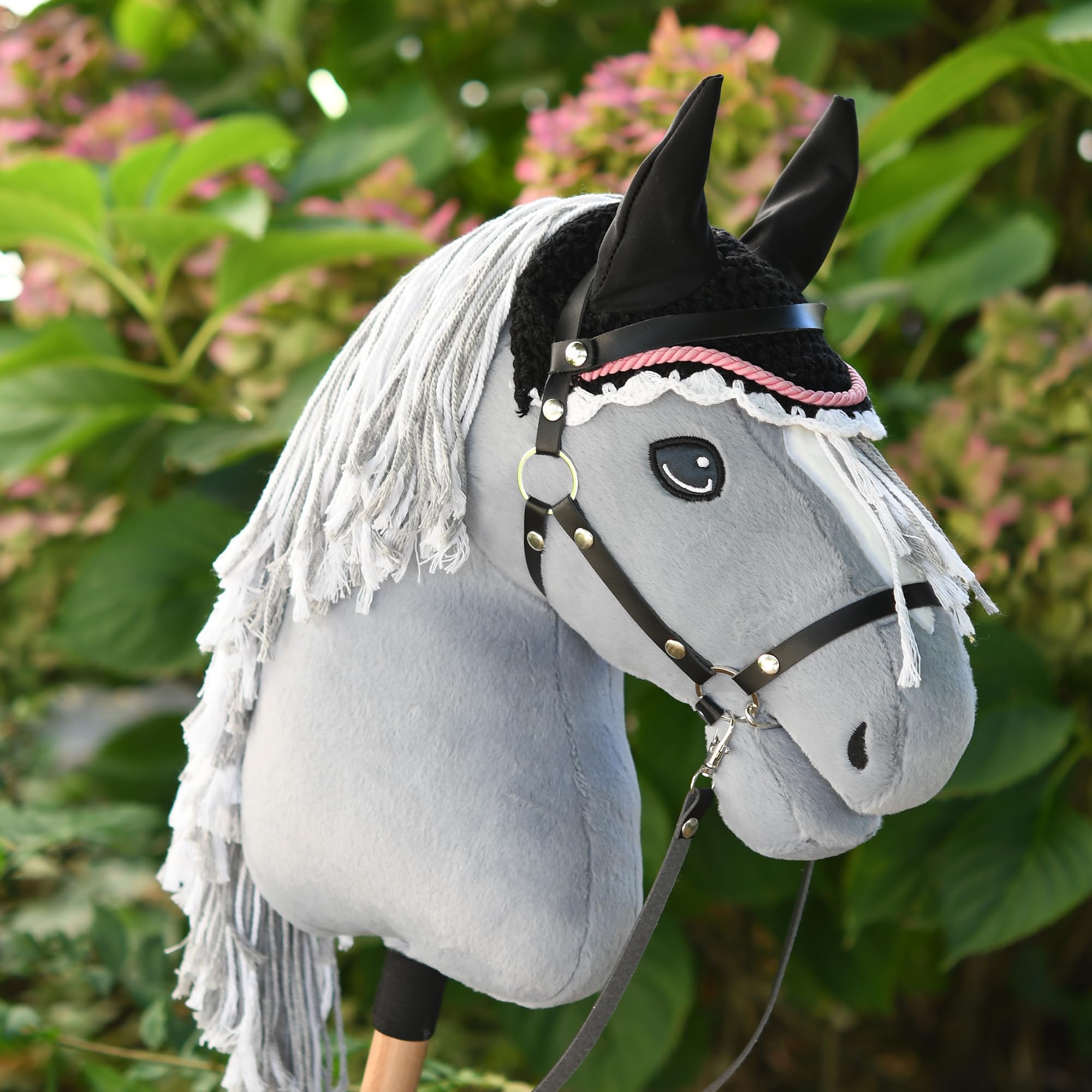 Hobby Horse Zubehör-Set Halfter mit Führstrick und Insektenhaube – Größe A4 und A3 (Schwarz und Rosa)