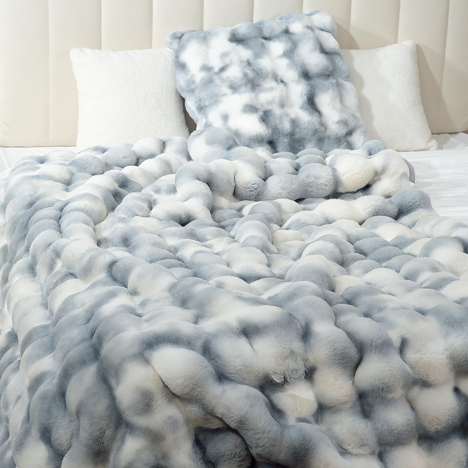 MacinsoSuper Comfort Warm Thick 1000GSM Luxurious Plush Rabbit Faux Fur Throw Blanket, Fluffy Bubble Blanket,Soft Cozy Blanket for Couch Chair Bed Sofa Living Room, Bluewhite 60'' x 80'' - Image 5