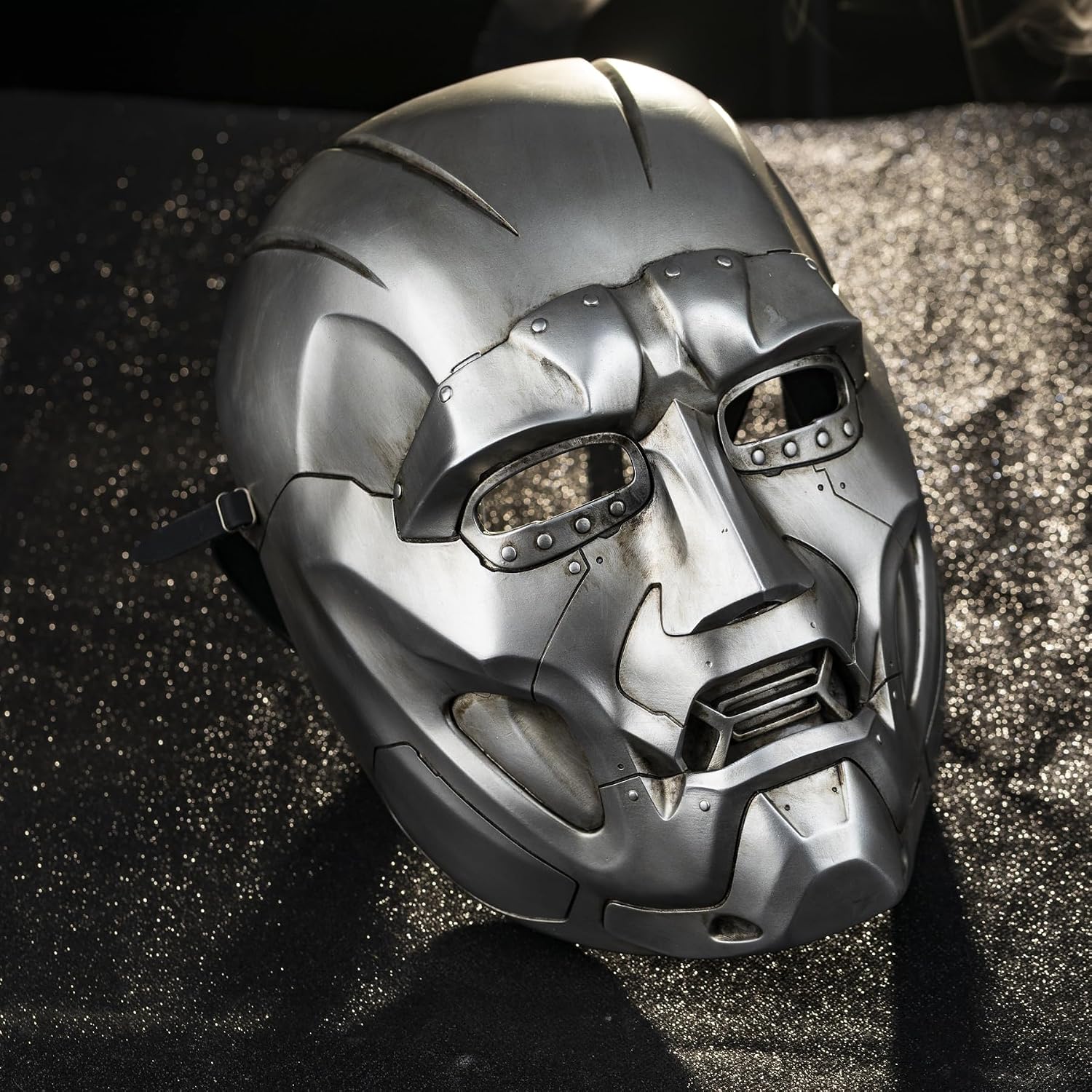 Classic Halloween Cosplay Mask with Adjustable Elastic Band | Silver Resin Villain Full-Face Wearable Helmet Mask for Adults, Ideal for Cosplay Costume Props, Collectibles