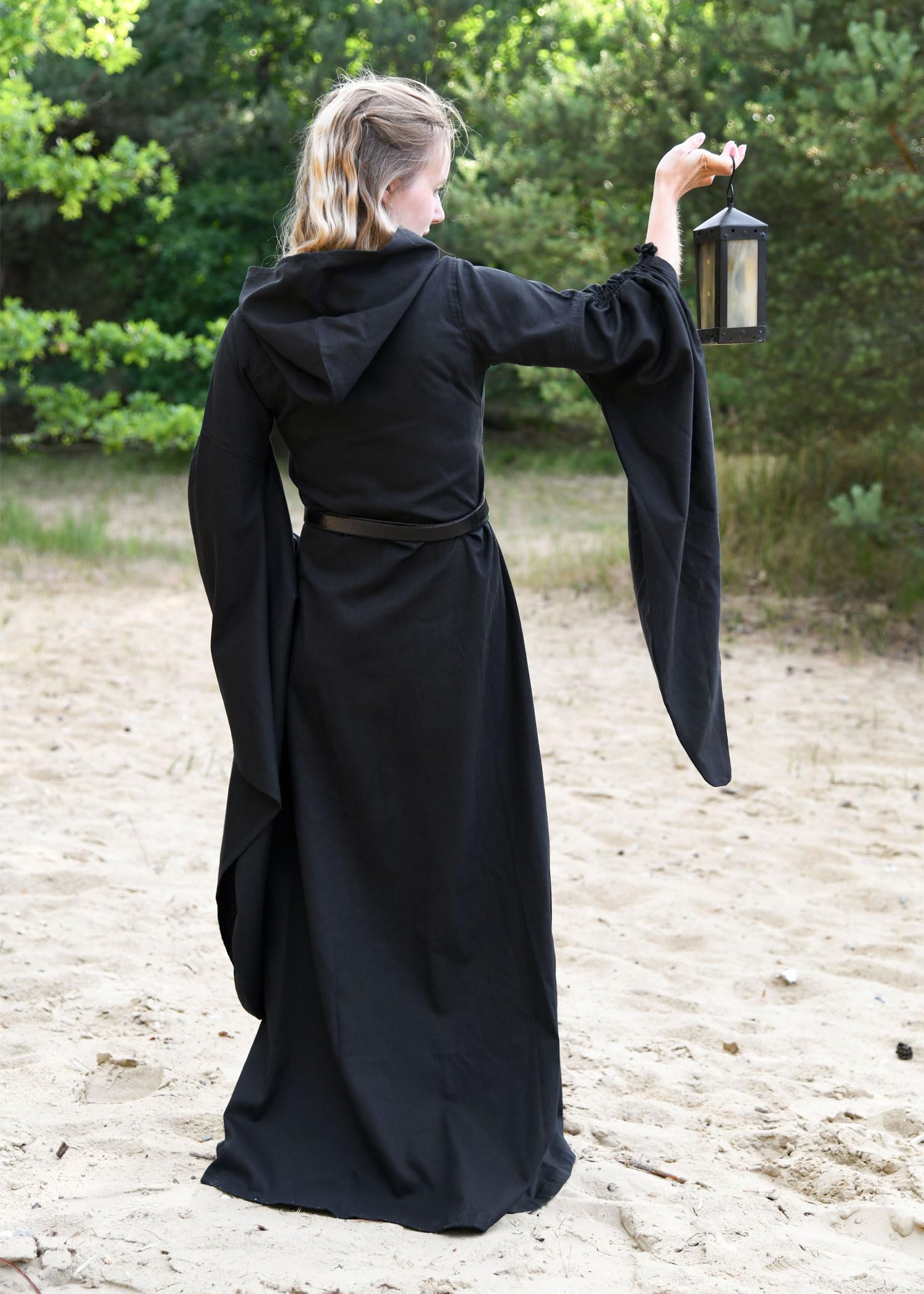 Battle-Merchant langes Mittelalter-Kleid Isra, Damen | mit Trompetenärmeln und großzügiger Kapuze, bodenlang, Baumwolle, für Halloween, LARP, den Mittelaltermarkt & Fantasy Cosplay