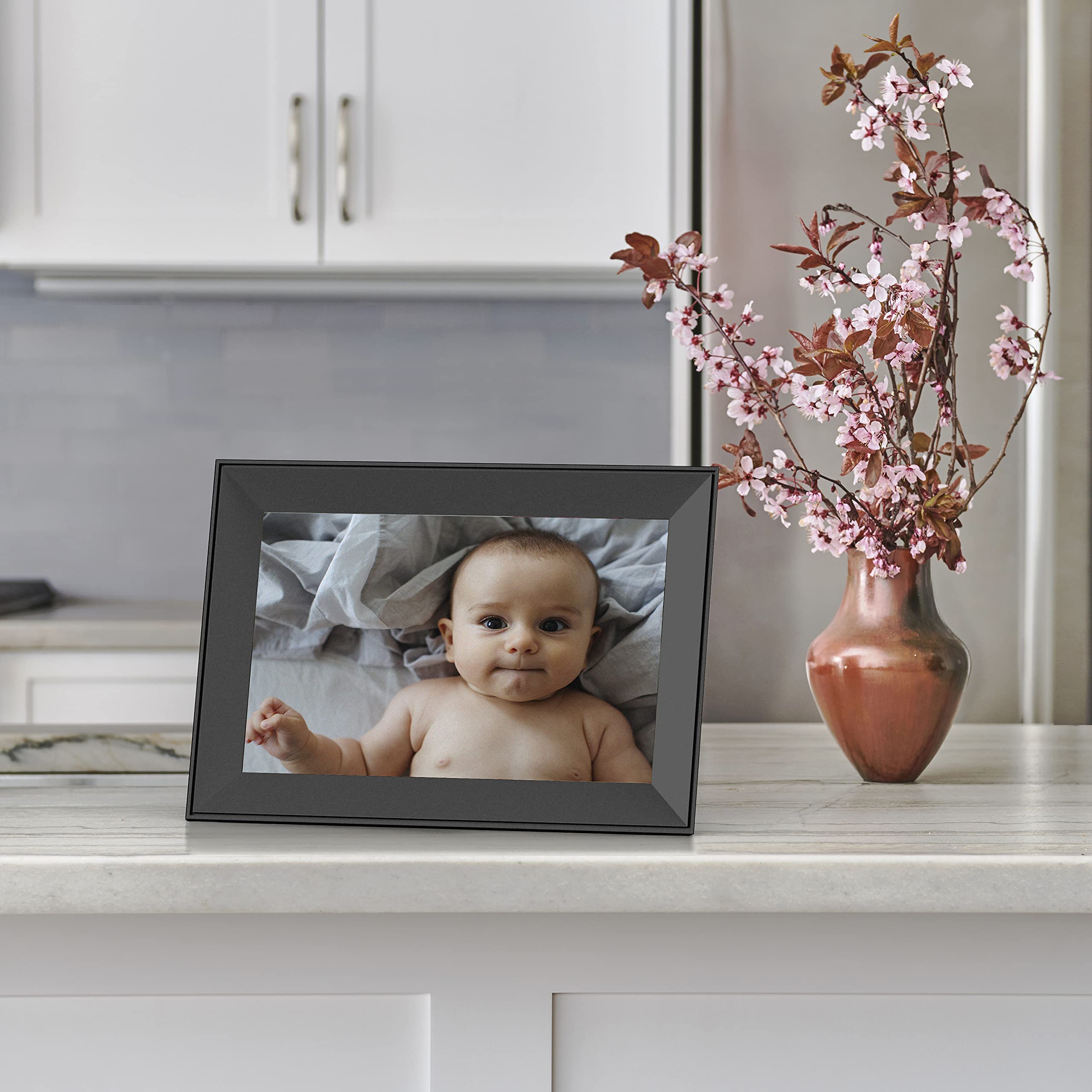 Aura Smart Digital Picture Frame 10.1 Inch HD WiFi Cloud Digital Frame