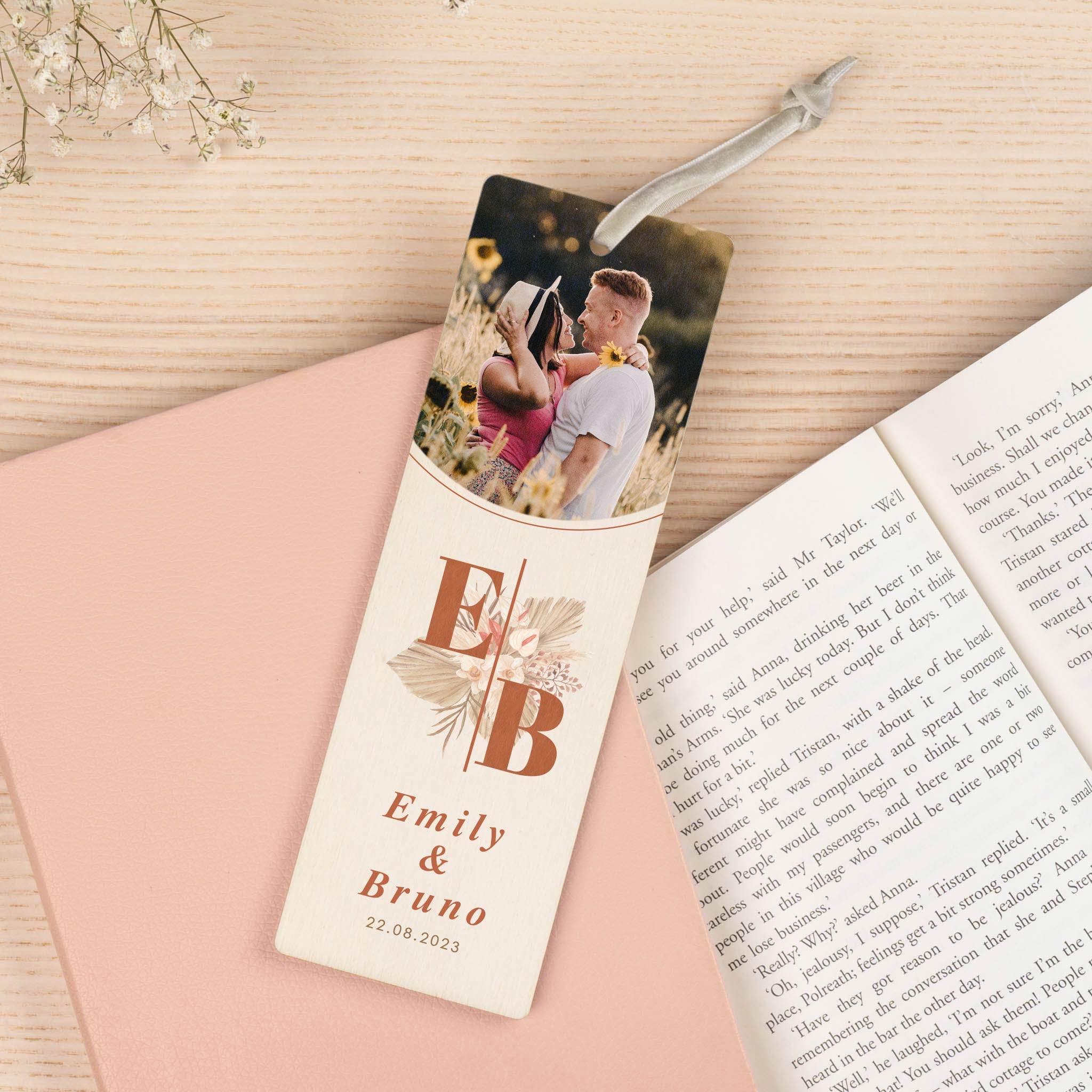 Personalizowany drewniany marker do książek z zdjęciem i tekstem na Prezent Komunię/Baptism