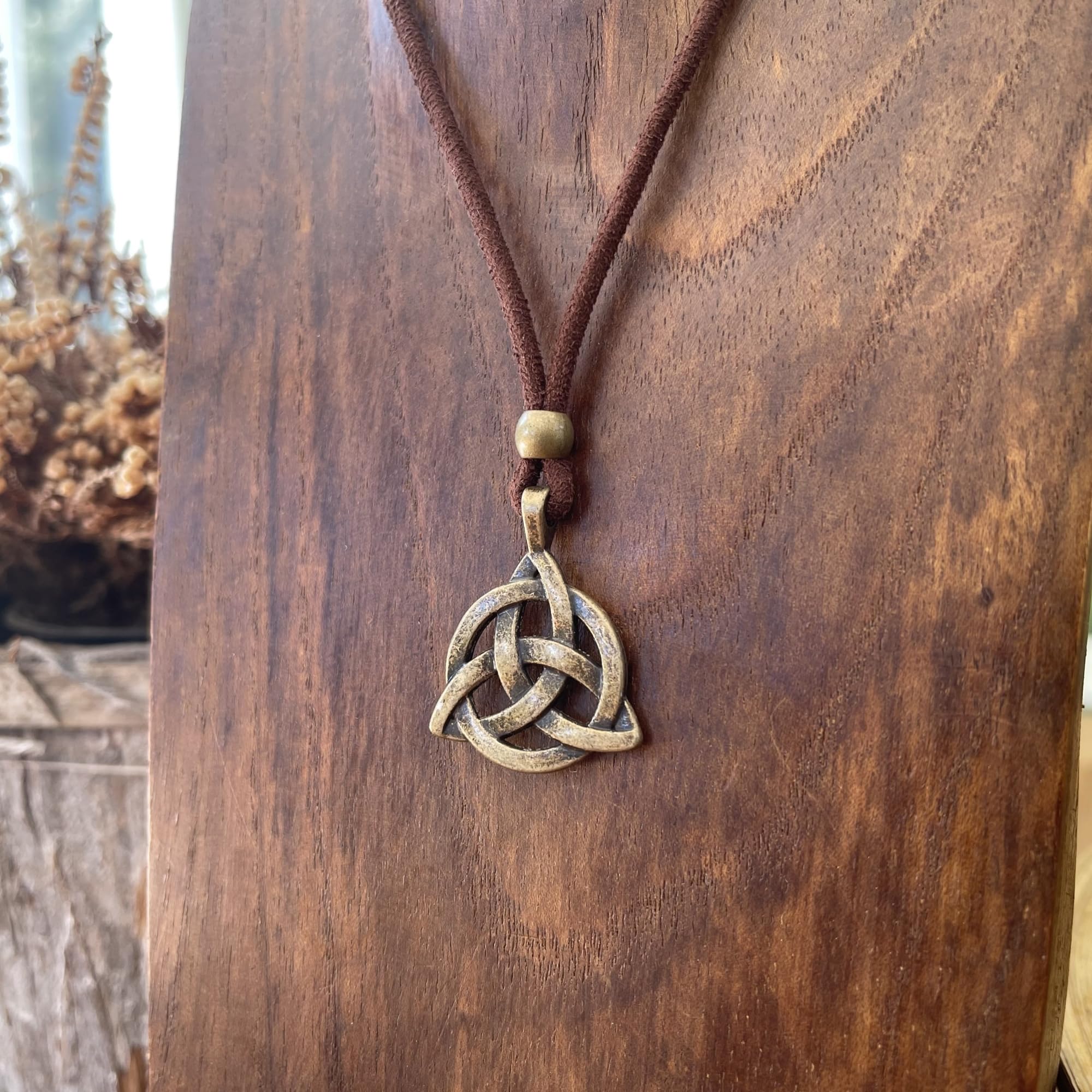 ASTER ALHELÍ - Halskette Damen oder Herren Trinquette Knoten der keltischen Trinität Triangle Anhänger Altsilber oder Bronze - Antelina und Zamak Knoten Halskette - Schutz Amulet
