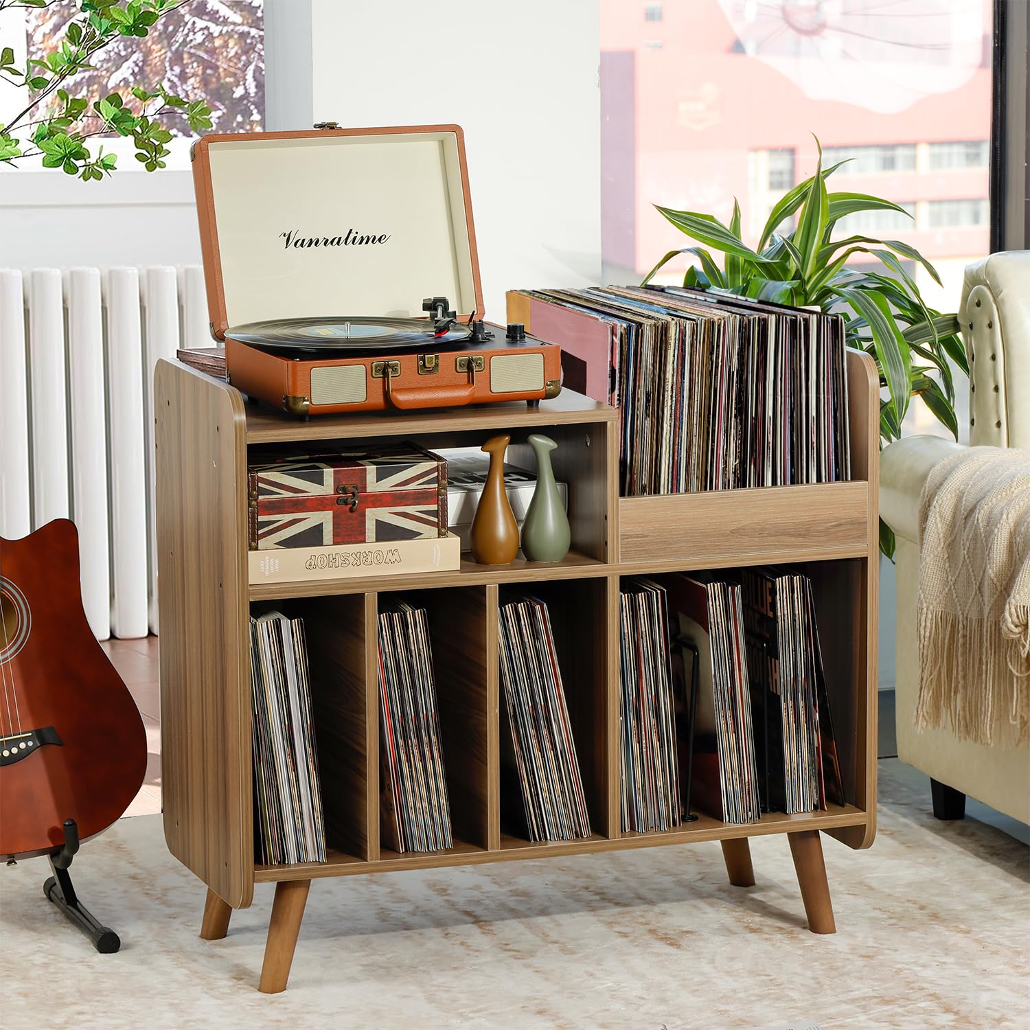 Table de tourne-disque du milieu du siècle avec rangement en vinyle pour jusqu'à 350 albums, armoire à disques vinyle avec étagères réglables, noyer