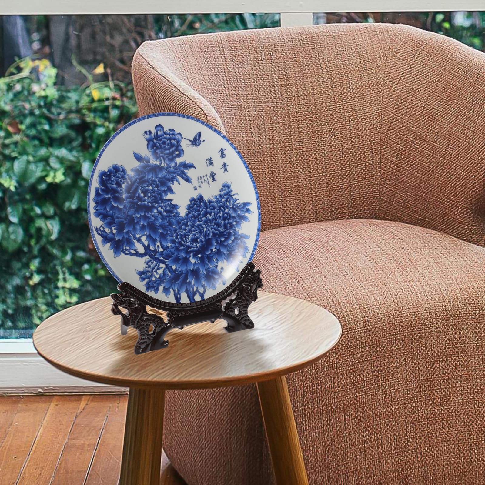 Plato Decorativo y Superficie Lisa de Cerámica Azul y Blanco con Soporte de Madera, Diseño Adecuado para Obsequio y Fotografía