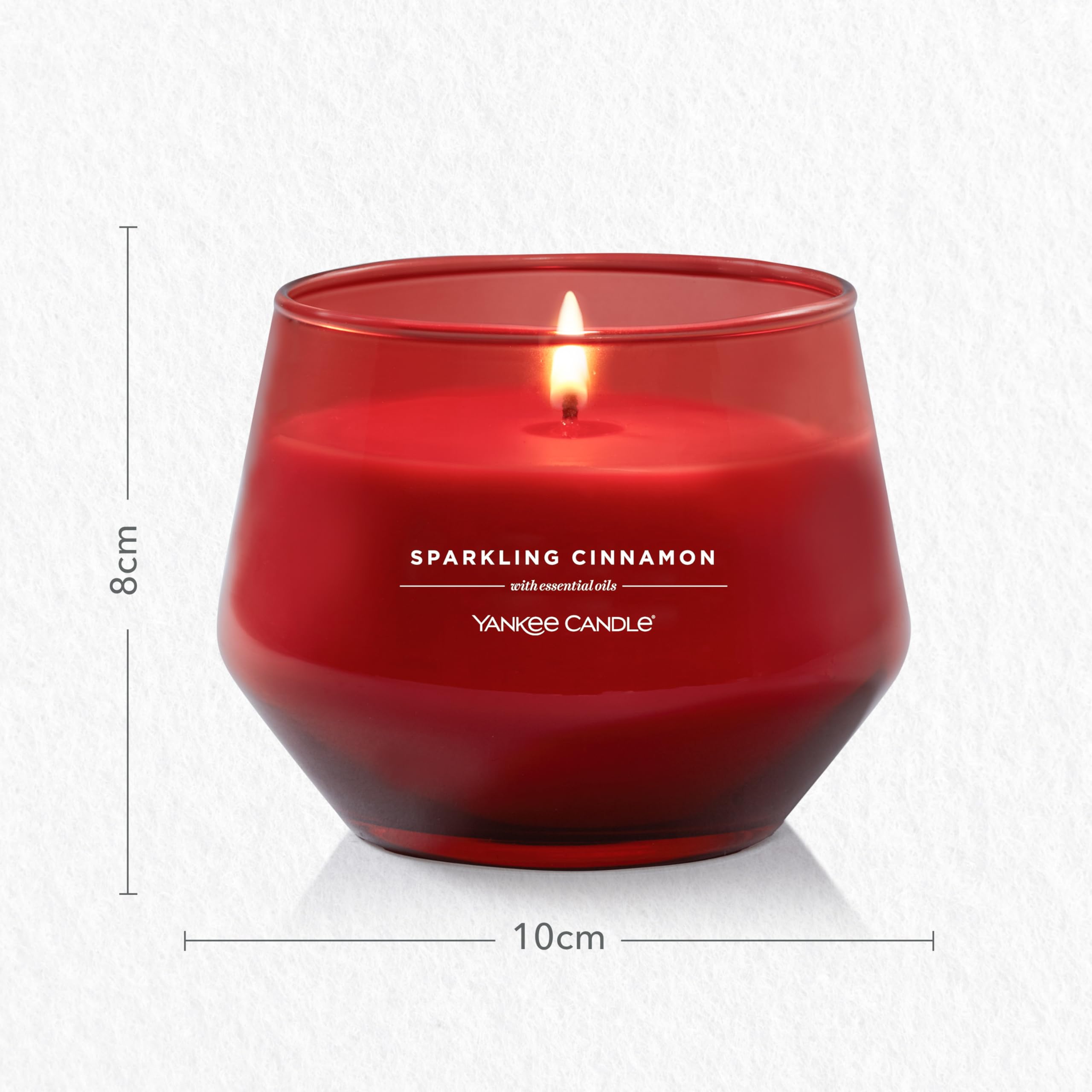 Yankee Candle Świeca zapachowa studyjna, błyszcząca świeca cynamonowa, długie świece: 35-50 godzin, stylowy projekt szklanego naczynia z czerwonym woskiem, prezenty dla kobiet, prezenty dla mamy,
