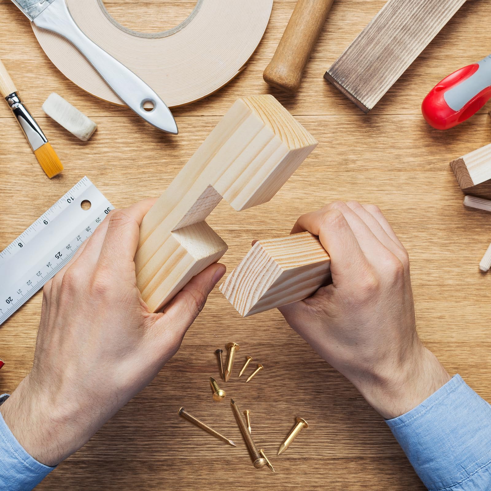 DIY (doe Het Zelf) Tekst Van Kleine Spijkers En Hamer Stock Foto - Image of vorm, nana: 47206496
