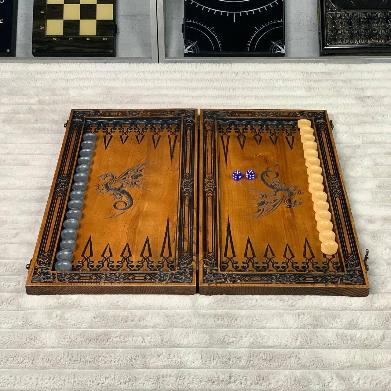 Juego de backgammon de madera de lujo hecho a mano – Tabla de tilo premium de 45,72 cm con azulejos de resina y dados, tablero de juego personalizado – Juego elegante para adultos coleccionistas