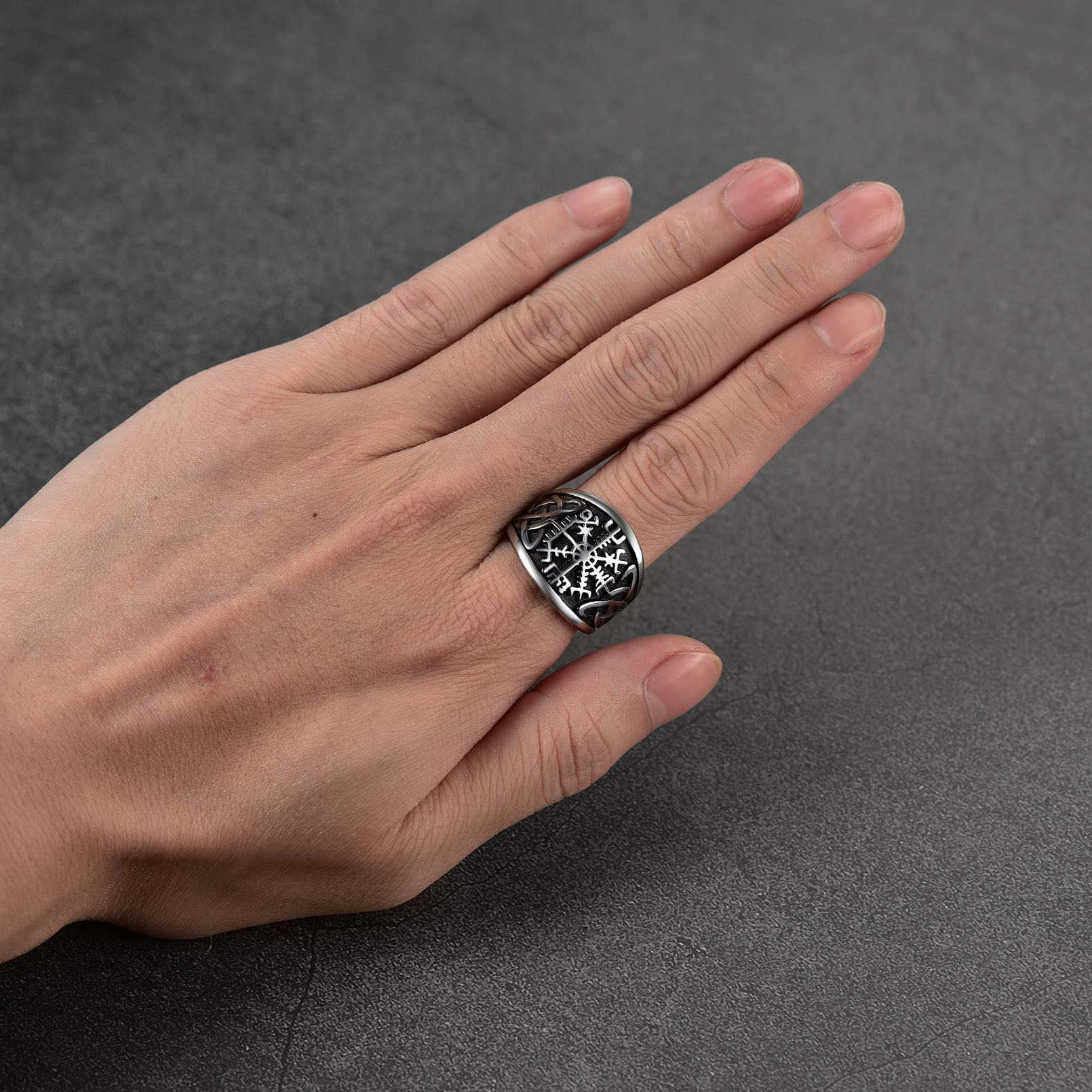 FaithHeart Anello Vichingo da Uomo Bussola Runica Vegvisir Spirito Nautico Amuleto Gioielli Nodo Trinità Celtico in Stile Nordico Anello Figo per Hiphop Punk