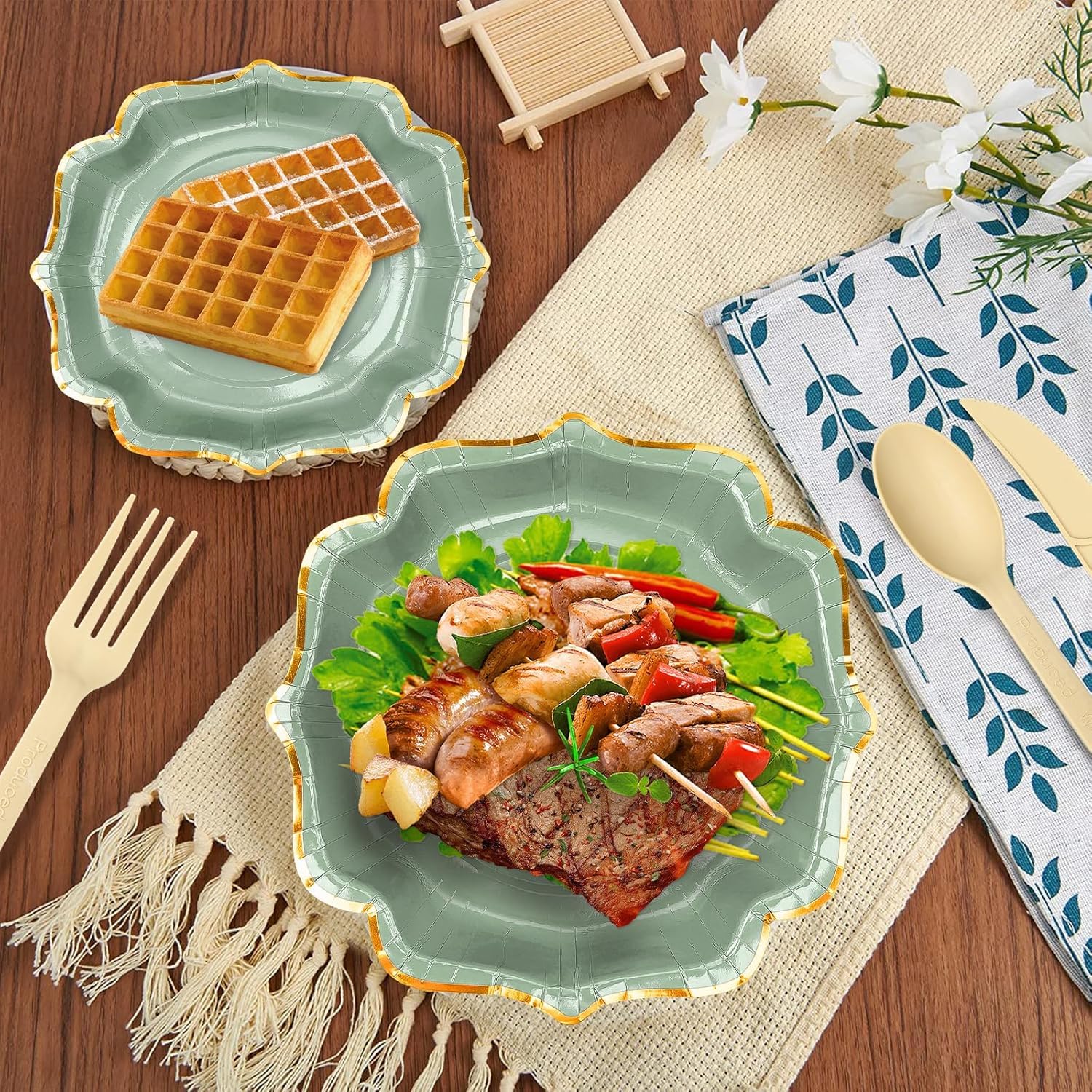 EVYIENEN 48 piatti di carta a quadretti blu, 17,8 cm, usa e getta, a quadri, per torte, dessert, picnic, matrimoni, compleanni, campeggio, feste, 4 colori
