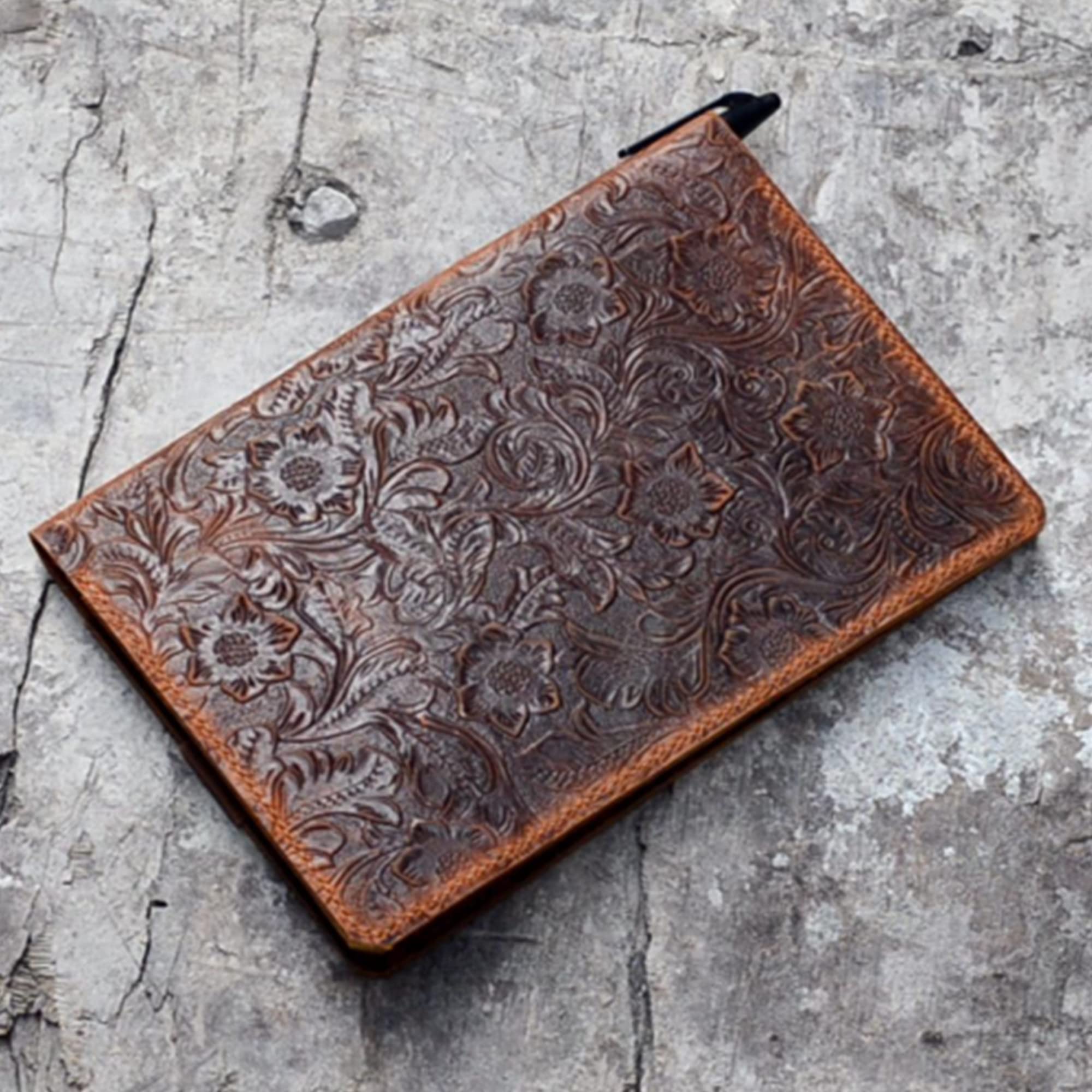 JJNUSA Skórzany notatnik do pisania, skórzany notatnik w stylu vintage, pokrowiec na dziennik podróżny, okładka do Rocketbook Moleskin Leuchtturm 1917, średni 01 (A5, kwiat brązowy)