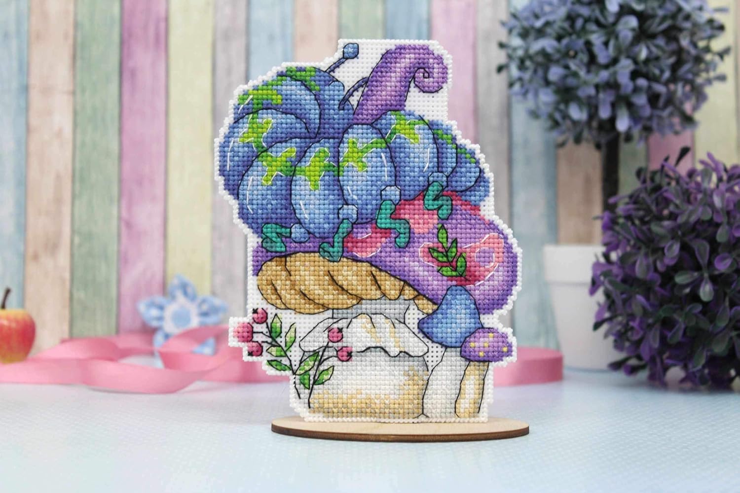 Wise Caterpillar - Counted Cross-Stitch Double-Sided kit on The Plastic Canvas. MP Studia SR-400