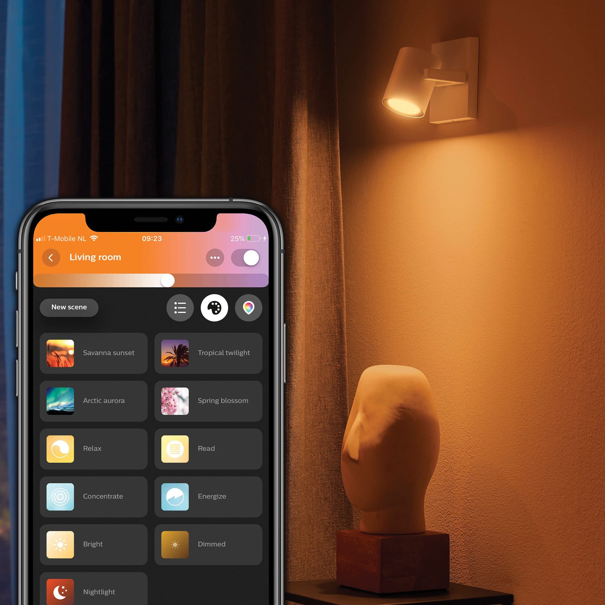 Philips Hue White & Color Ambiance Argenta LED 1er Spot (350 lm), dimmbare Deckenlampe für das Hue Lichtsystem mit 16 Mio. Farben, smarte Lichtsteuerung über Sprache und App, weiß, alte Generation