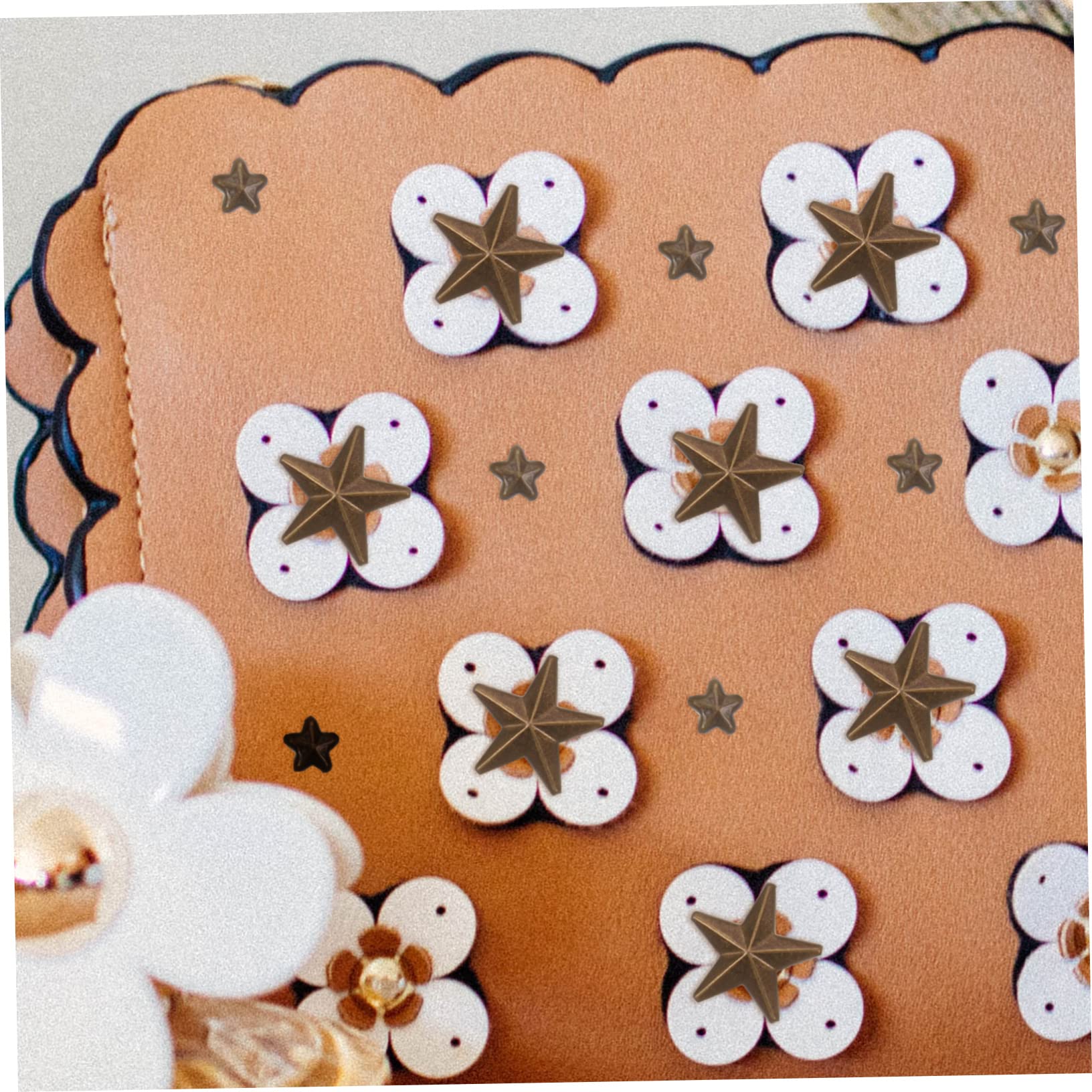 NUOBESTY 600 Piezas Clavos Estrella De Cinco Puntas Decoración Miniatura Tachuelas Para Hacer Manualidades Encantos De Remache Pernos Prisioneros De La Ropa Accesorio De Bricolaje Metal