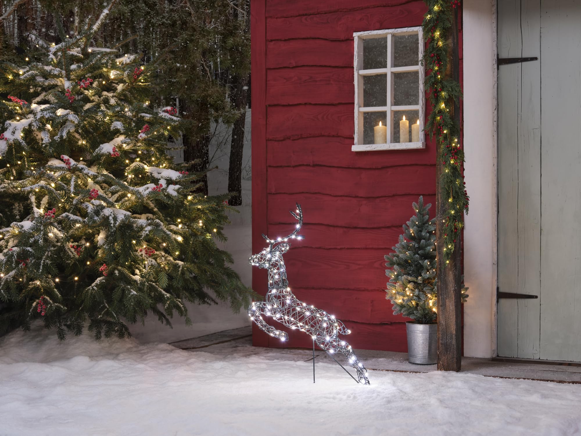 Light4fun Kleiner Hirsch mit springendem Harlow | strombetrieben | mit 120 LEDs, Timer & 3 Beleuchtungsmodi Weihnachten Weihnachtsdeko | wetterfest für Garten außen | Höhe 80 cm