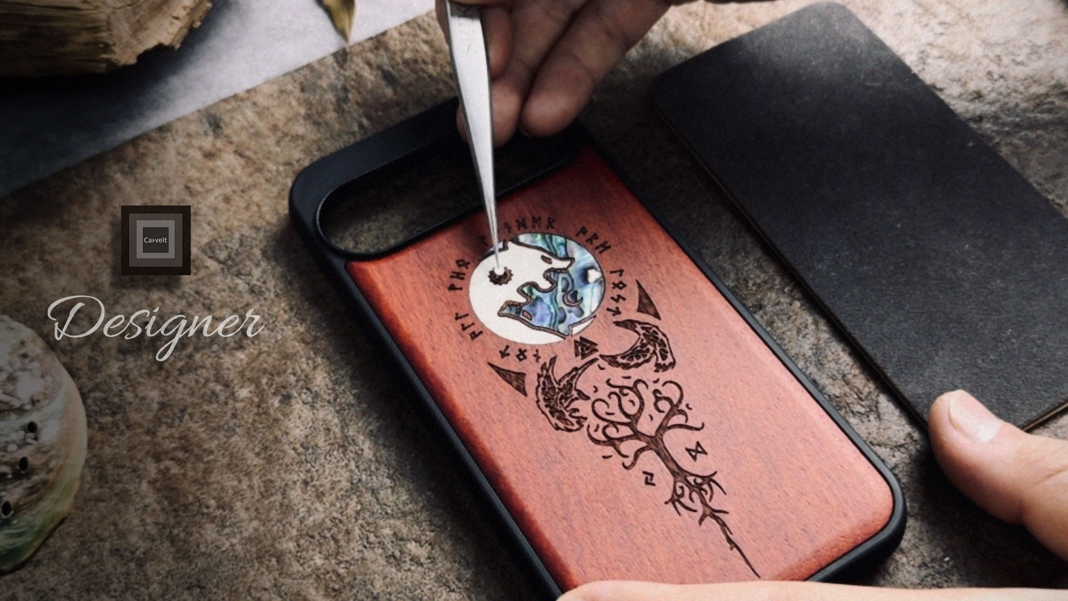 Custodia Google Pixel 9a Carveit Legno E TPU - Design Magnetico