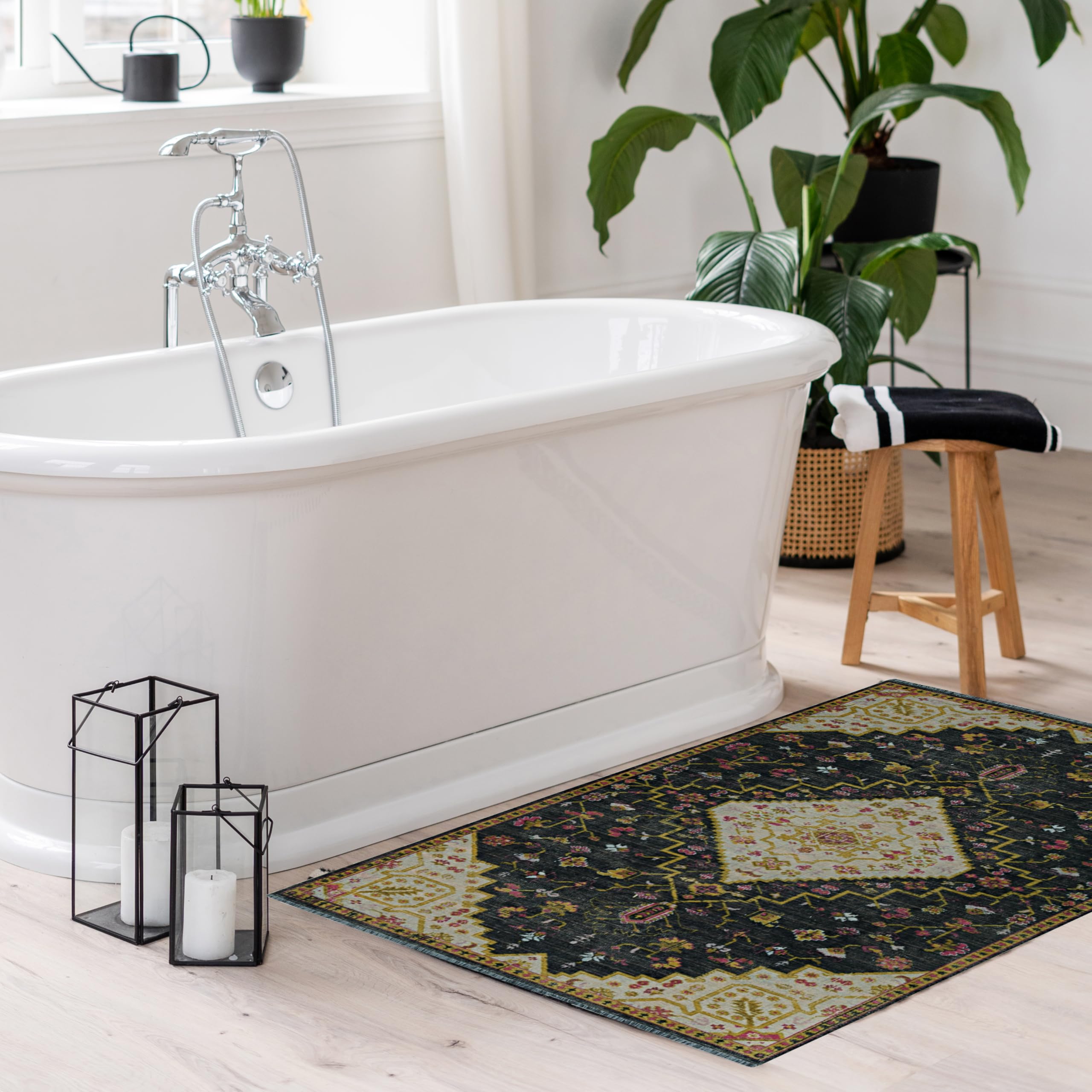 Tapis chenille Linon Harlow Larson anti-poussière noir et ivoire