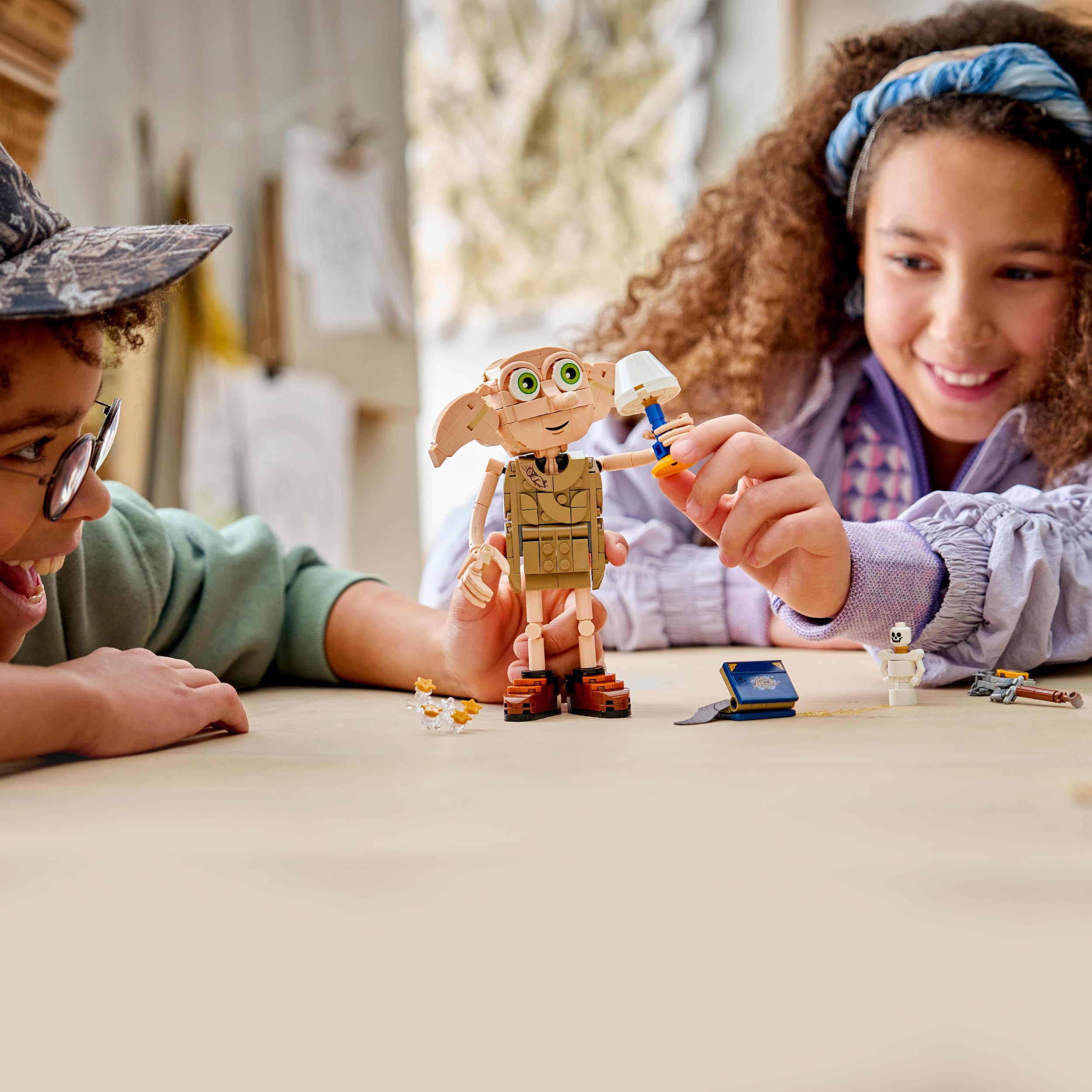 LEGO Harry Potter Wolny skrzat Zgredek 76469 | Kolekcjonerska figurka Zgredka, zabawka dla 8-latka, prezent dla fana Harry’ego Pottera, klocki dla dzieci, 379 elementów