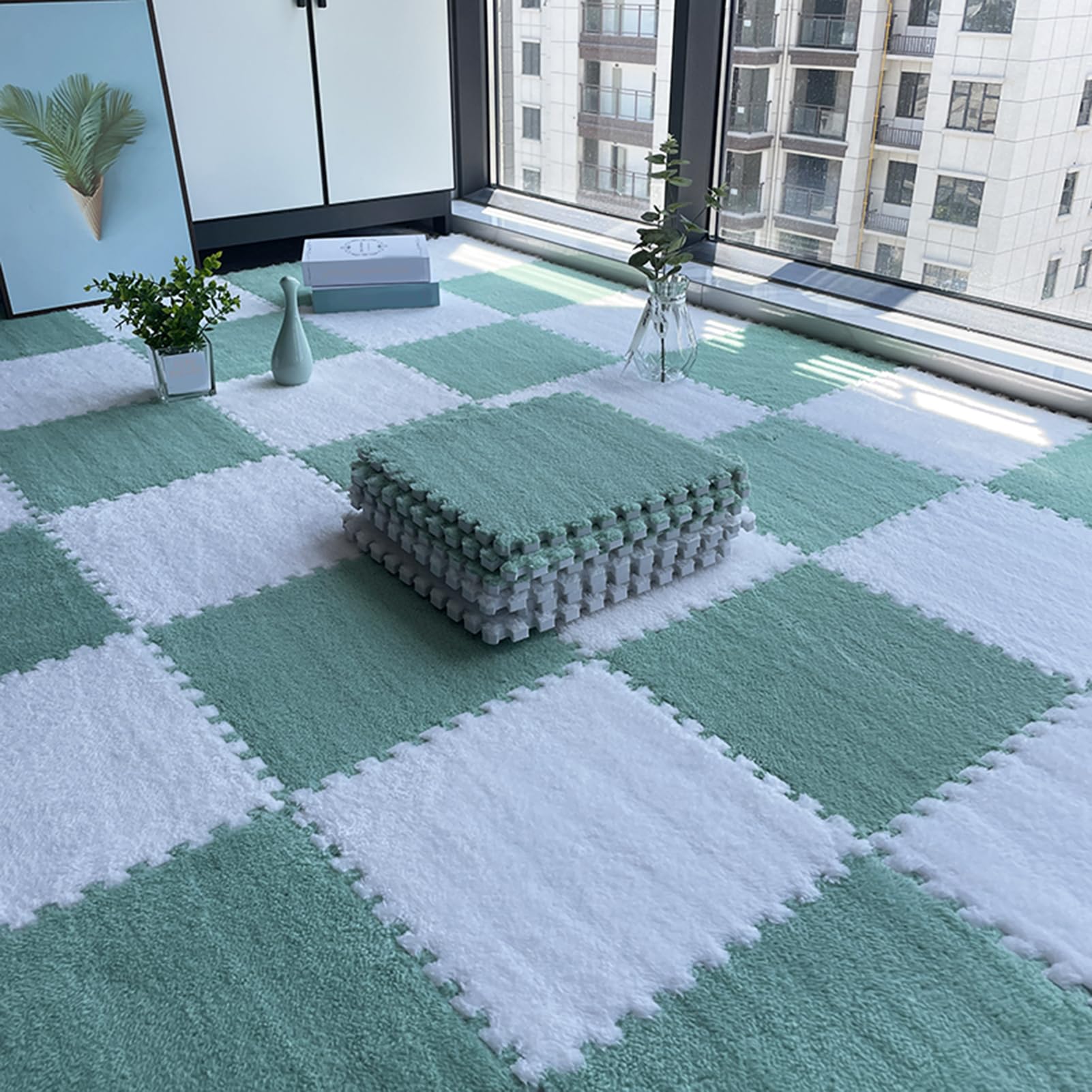Tapis à bords pour enfants avec dalles de mousse emboîtables 30x30 cm motif puzzle vert et blanc