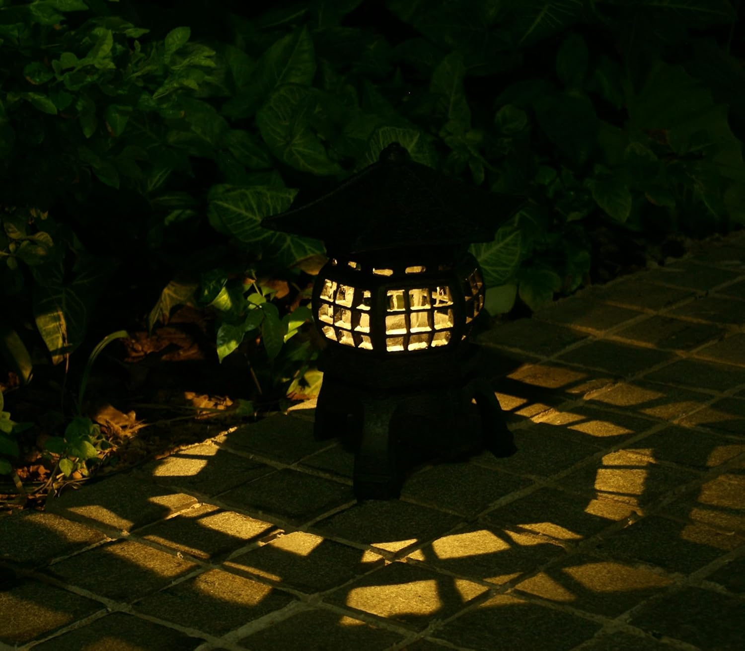 TIAAN Japanese Garden Lantern, “Yukimi-gata” Designed, Super Bright LED Illuminated Pagoda Light, Solar Power Garden Lantern， Stone-Look Finish, Decorative Outdoor (Oki-gata)