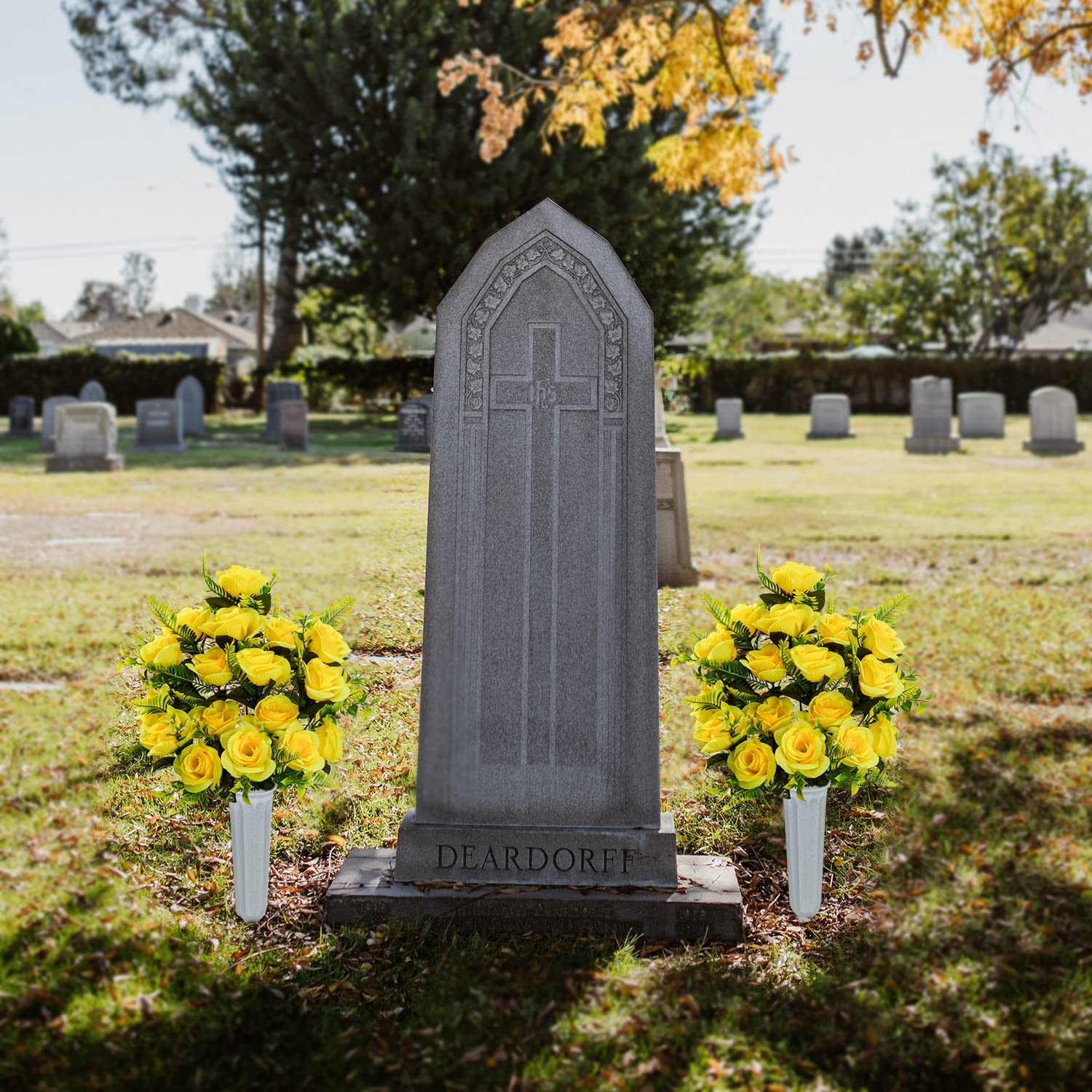 Kunstgraf Bloemen Votive Van De Kaarseantaarn En Chrysant Bloemen Op Grafstenen In Kunstmatige Grafbloemen