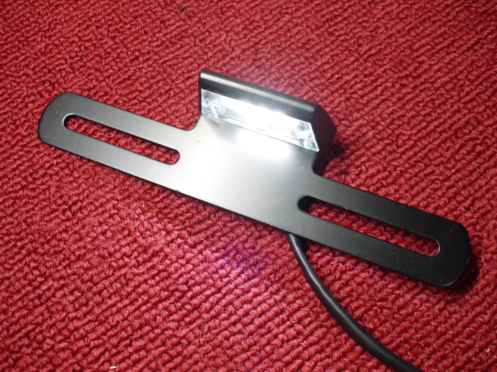 Amazon | 【Deepa Ribusu】バイク LED ナンバー灯 12V 汎用 ステー付き ライセンスランプ フェンダーレス 黒 防水 ...