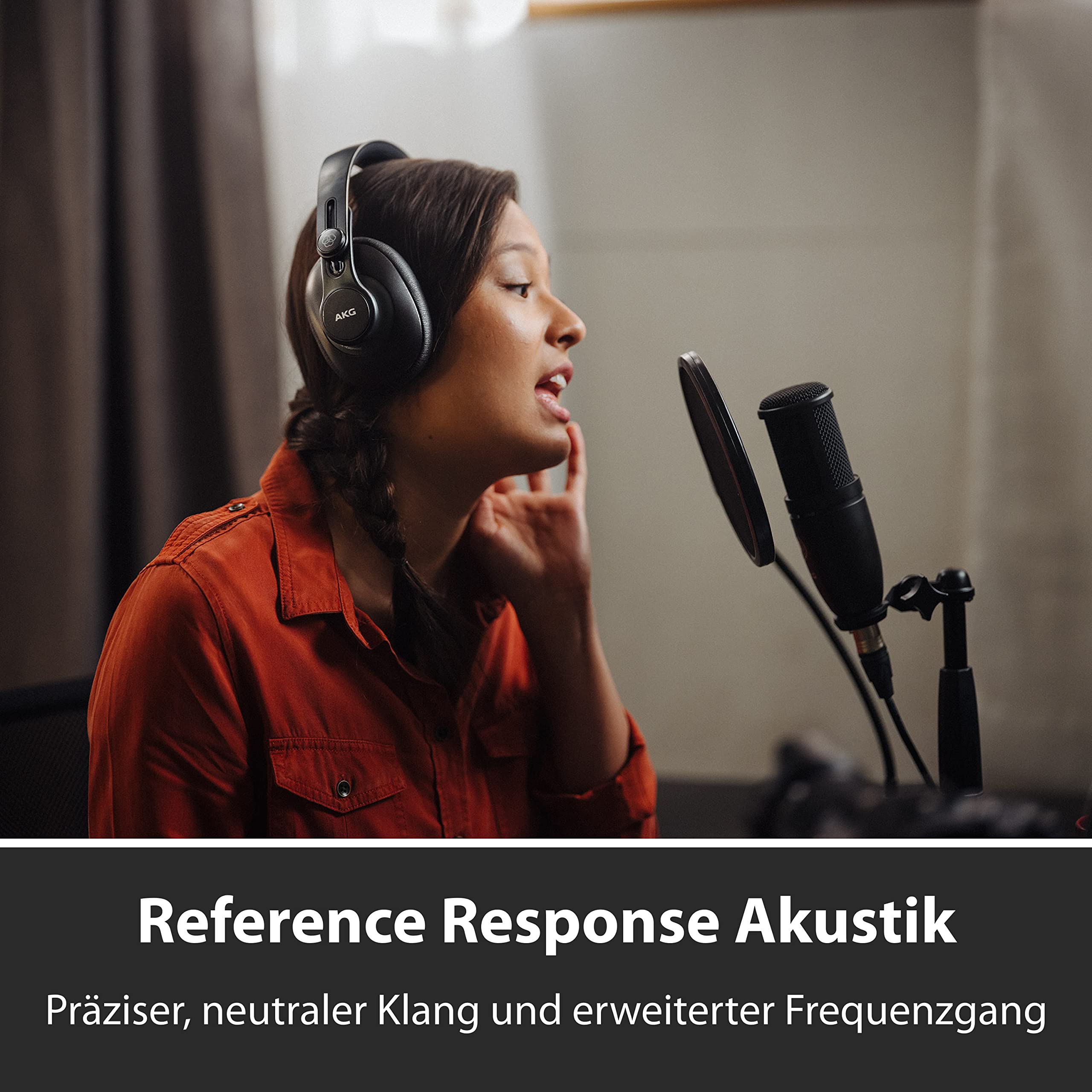 AKG K371 Studio-Kopfhörer, geschlossener Over-Ear-Kopfhörer für professionelle Anwendungen, leicht und faltbar mit 8-Positionen-Scharnieren, hochwertig isolierende Ohrpolster - Schwarz