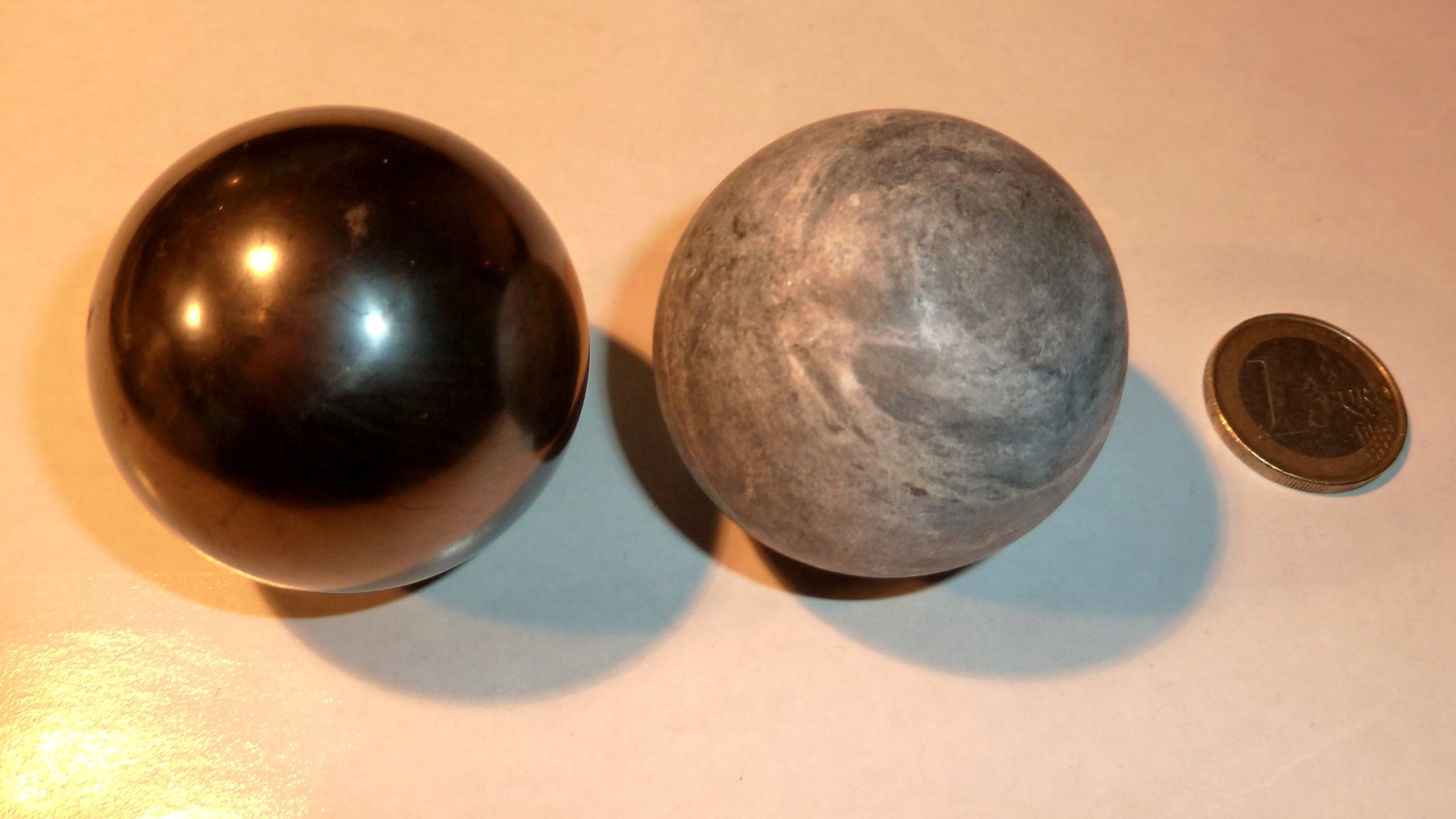 Schungit Ball + Thalkchl Orit Ball Diameter 4 cm Karelien, Lead with Certificate in Russia.