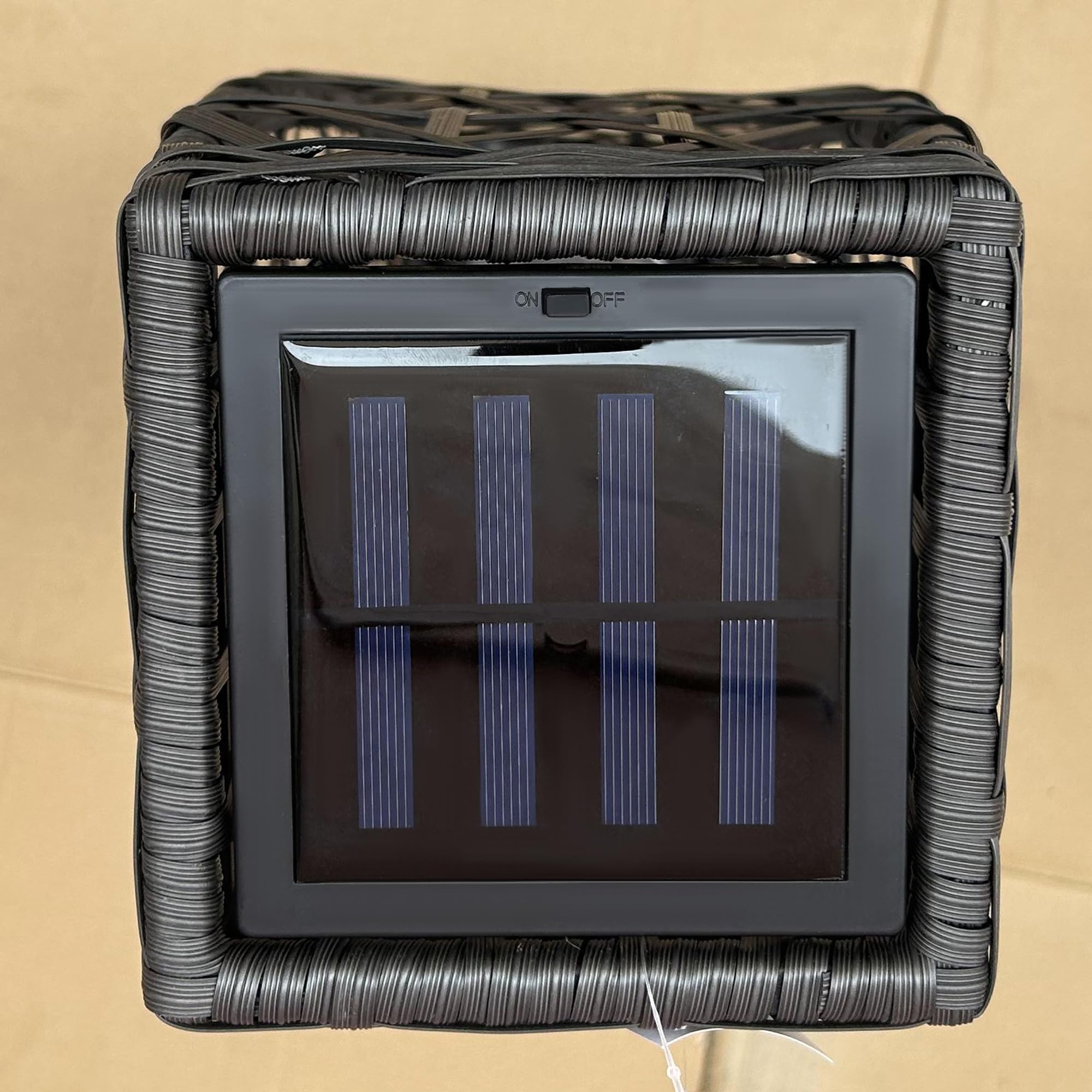 Outsunny Linterna de Jardín de Ratán Sintético Farola Solar con Luces LED Encendido y Apagado Automático para Terraza Balcón Patio 20x20x68 cm Gris