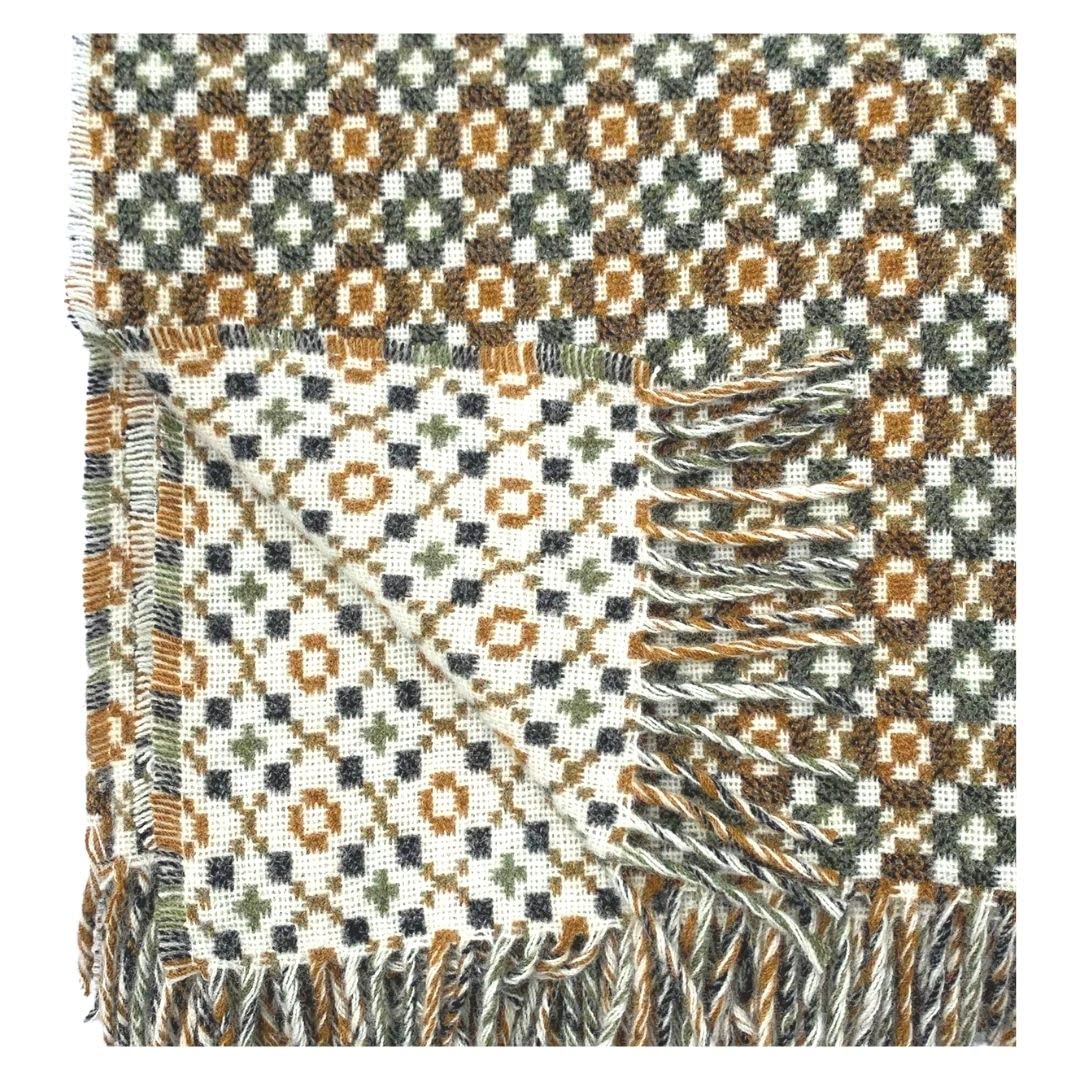 Cadwyn Gold Welsh Tapestry Woollen Throw. Traditional Carthen Welsh Blanket - Einon Pattern. Finished With Fringing.