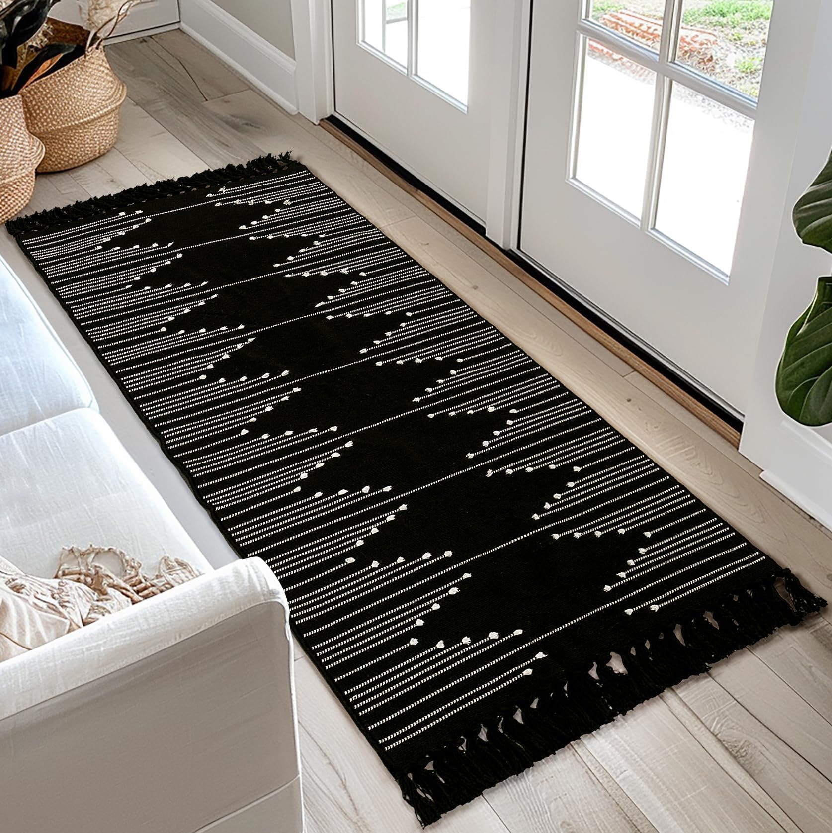 Tritard Boho Runner Rug 2x6 - Washable Lightweight Area Rug for Hallway, Farmhouse Aztec Cotton Rugs with Tassels Kitchen Bathroom Thin Woven Low Pile Carpet for Entryway, Bedroom, Black and White