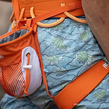 Amazon.com : SAKAPOCHE Ergonomic Chalk Bag with Pocket and Belt