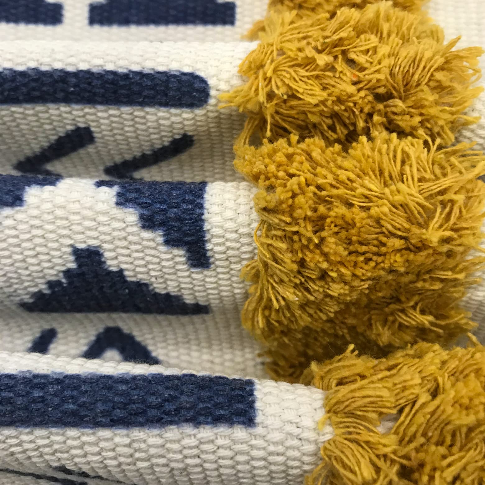 Alysheer Federa decorativa per cuscino bohémien trapuntata con nappe e frange, 45 x 45 cm, in velluto di cotone, reversibile, per divano, soggiorno, camera da letto (blu navy senape)
