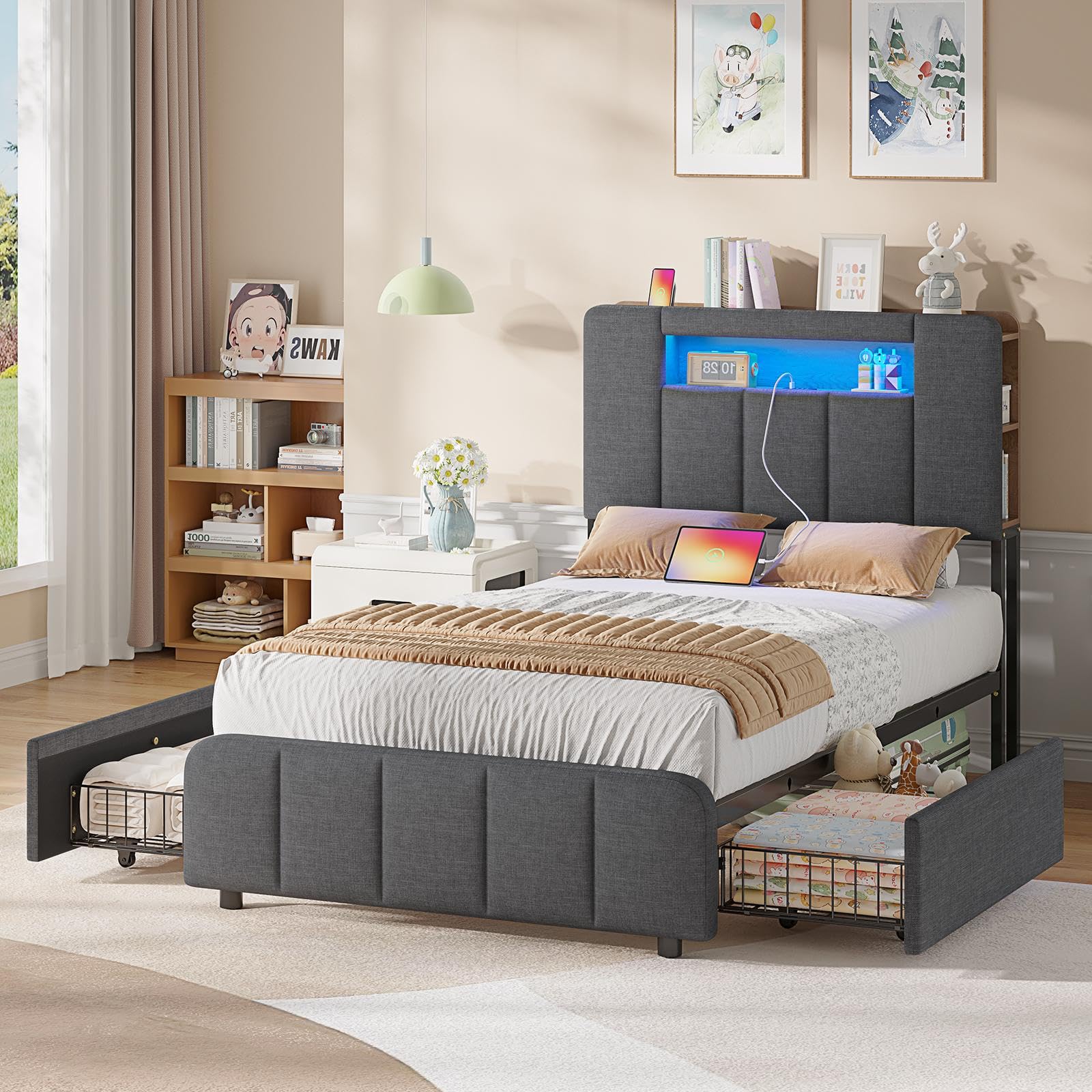 AOGLLATI Lit 90x200 à LED avec Multiprise et 2 Grands Tiroirs, Cadre de Lit avec Sommier à Latte et Tête de Lit Capitonnée Sommier avec Rangement, Moderne sans Matelas-Lin Gris