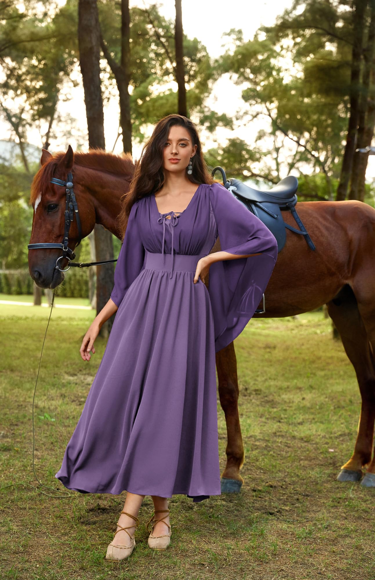 SCARLET DARKNESS Robe Renaissance à lacets 3/4 avec manches cloches fendues sur le devant, robes maxi médiévales à smocks pour femme