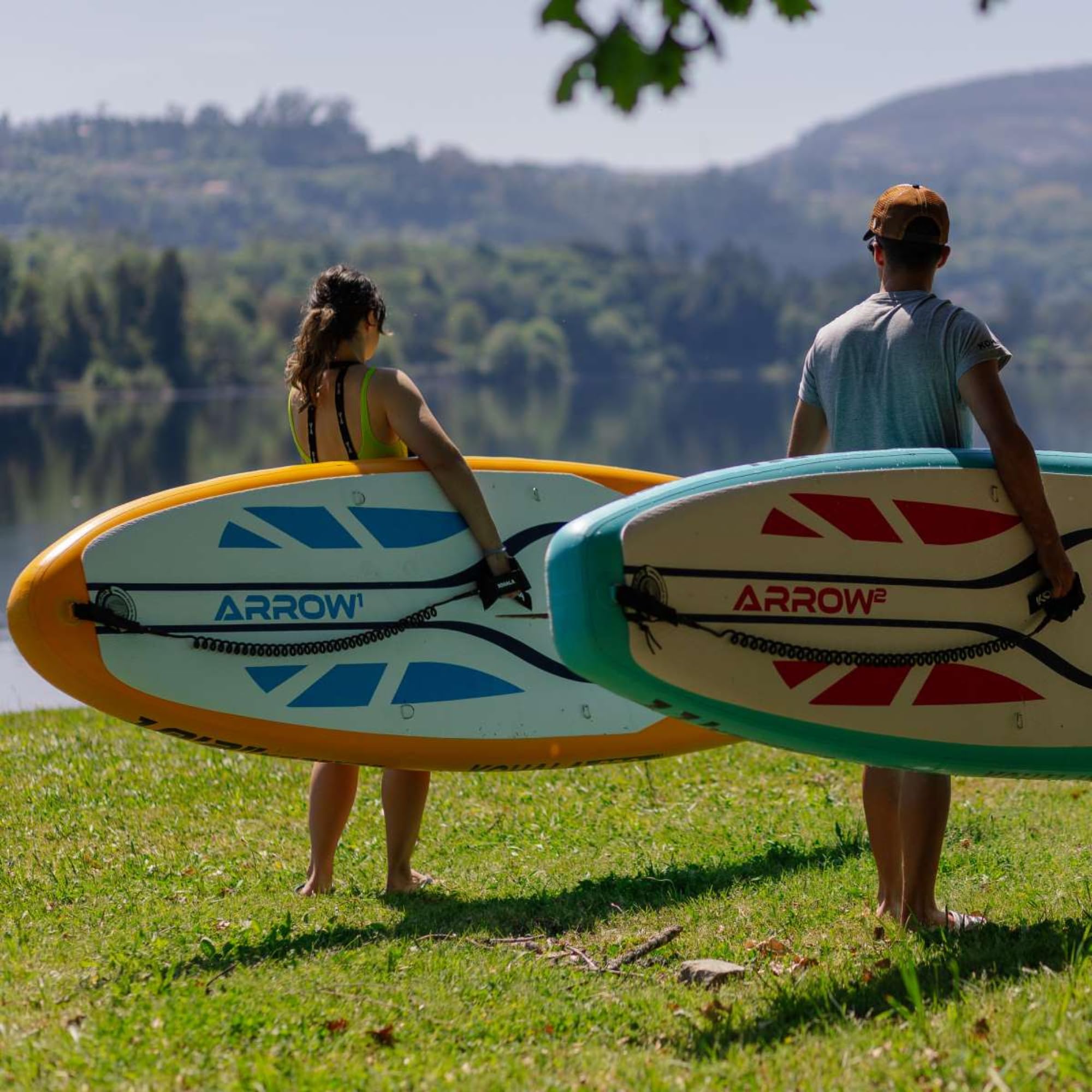 KOHALA Tabla Paddle Surf Hinchable Arrow 10’2” (310 x 81 x 15) cm | Pack Pro con Remo, Bomba Doble Acción, Mochila, Leash y Aletas | Tabla Fusion Avanzada para Adultos
