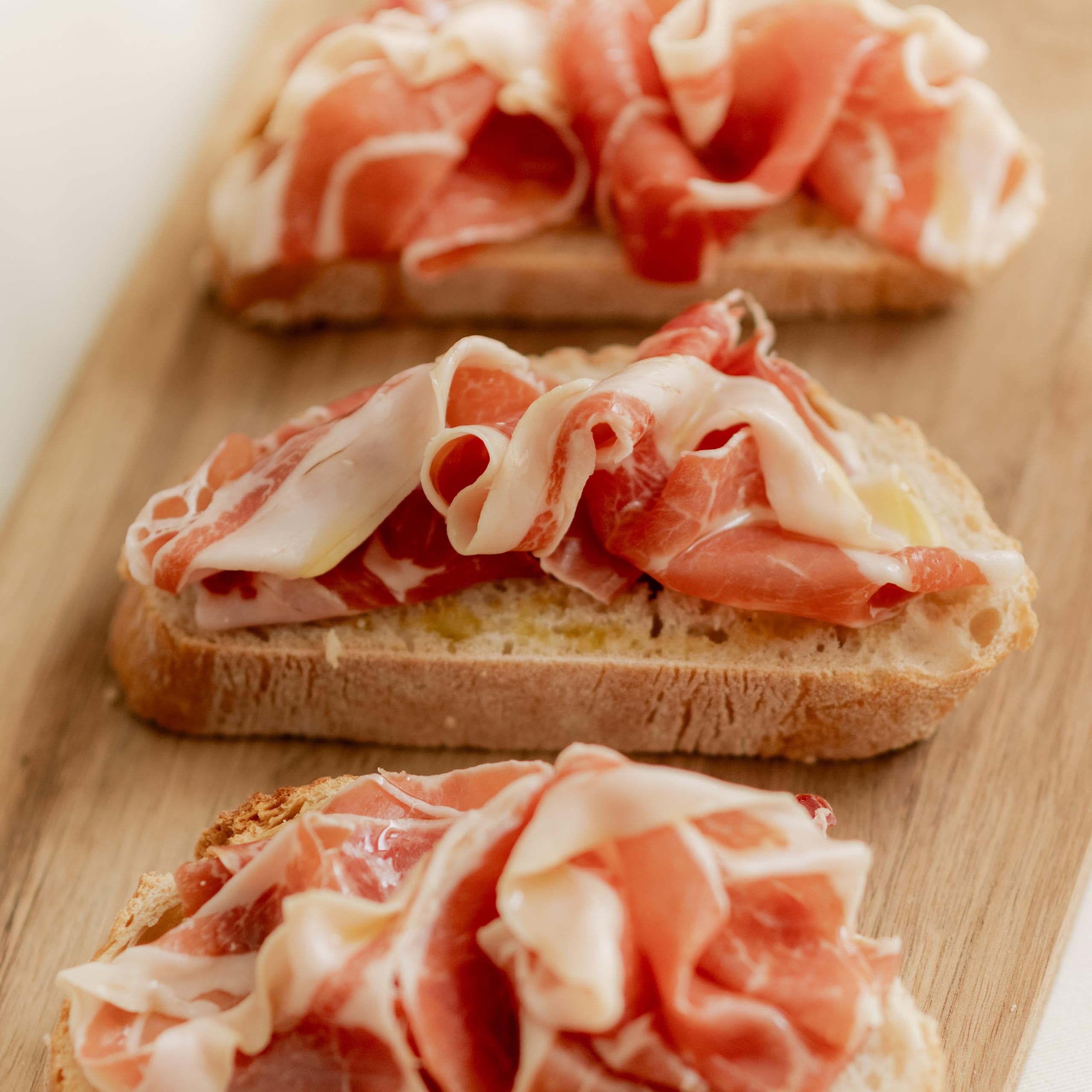 Aire Sano Gran Premier - Jamón Serrano Loncheado de Teruel D.O.P. - Curación Mínima de 18 Meses - Alto Contenído en Proteínas, Sin Gluten y Sin Lactosa- 15 Unidades de 80 gramos - Envasada al Vacío