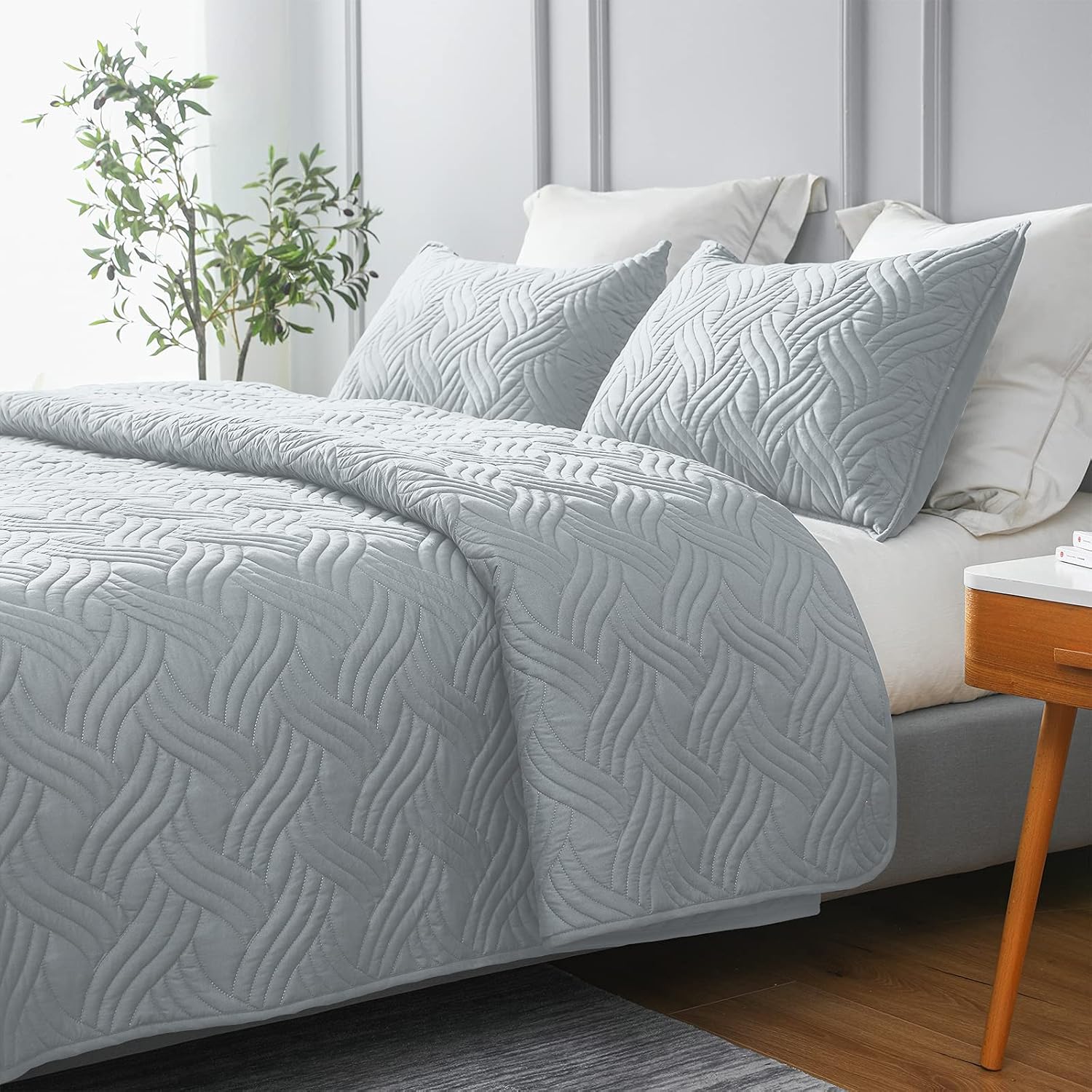 Whale Flotilla Quilt Set Twin Size, Soft Microfiber Lightweight Bedspread Coverlet Bed Cover (Wave Pattern) for All Seasons, Light Grey, 2 Pieces (Includes 1 Quilt, 1 Sham)