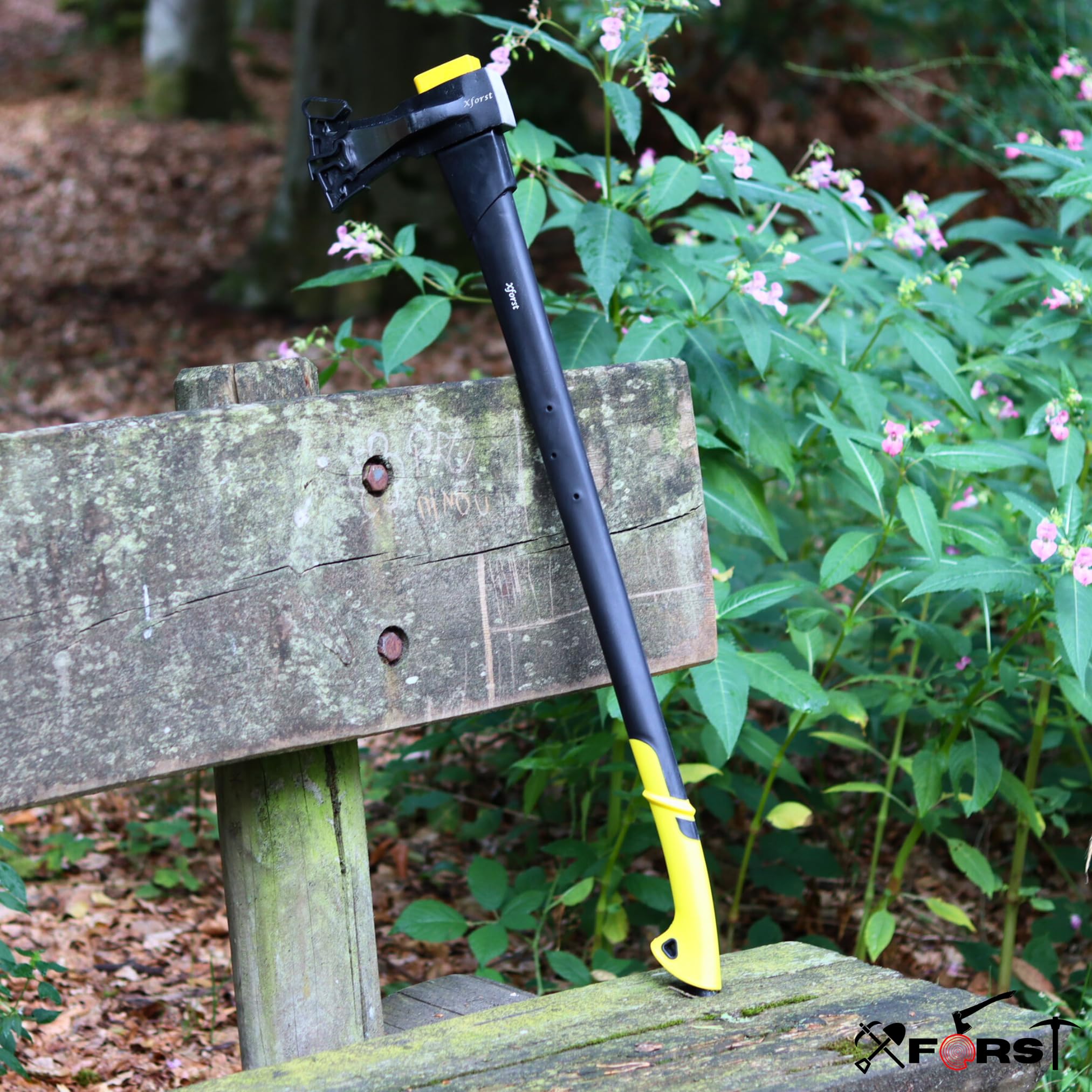 Xforst Hacha de Partir Forestal SA2F 93 cm con Mango de Fibra de Vidrio Amarillo y Negro – Cabeza de 2 kg Acero Forjado – 3,1 kg Total – Fijación Patentada – Hacha para Leña y Exterior