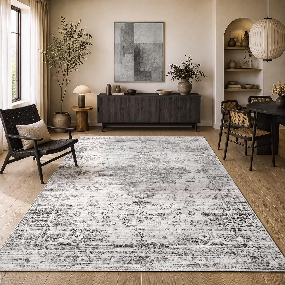 the carpet Zen Klassicher Vintage Wohnzimmer Teppich im Modernen Used Look, Waschbar, Superflach, Anti-Rutsch Unterseite, Orient Muster, Grau, 160 x 220 cm