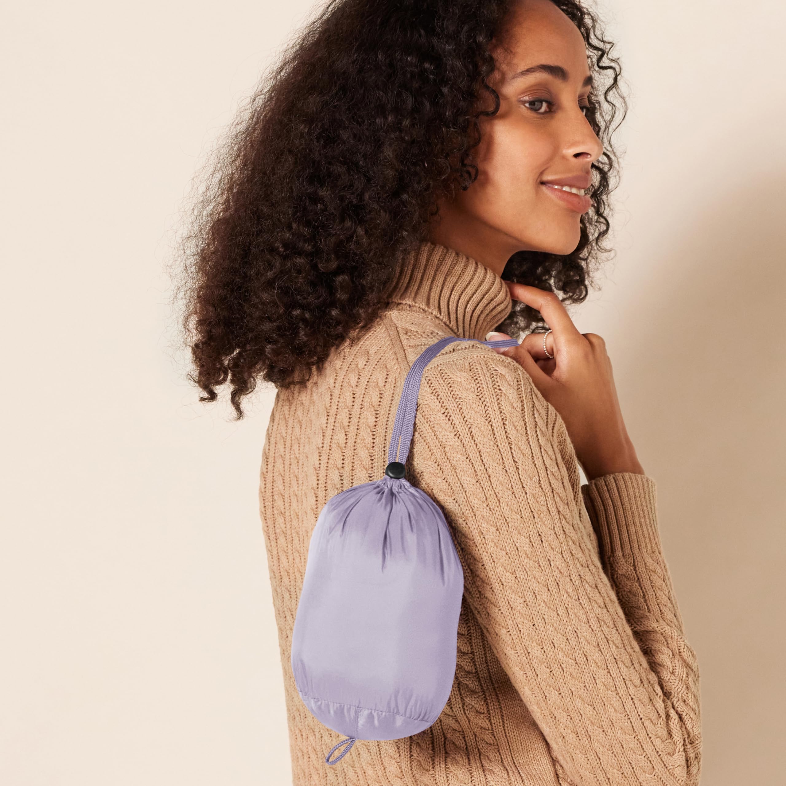 Amazon Essentials Piumino con Cappuccio Ripiegabile, Leggero e Resistente all'Acqua, vestibilità Regolare (Disponibile in Taglie Forti) Donna