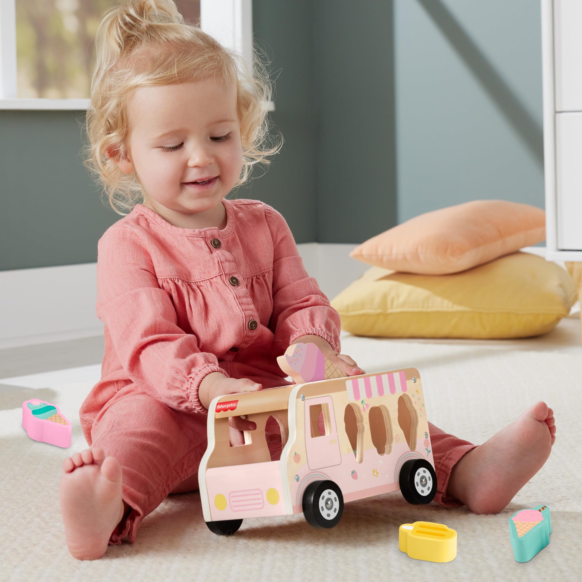 Fisher-Price Ciężarówka z lodami Drewniany sorter kształtów Drewniana zabawka z 8 elementami do zabawy rozwojowej dla dzieci od 18 miesiąca życia, HXT86