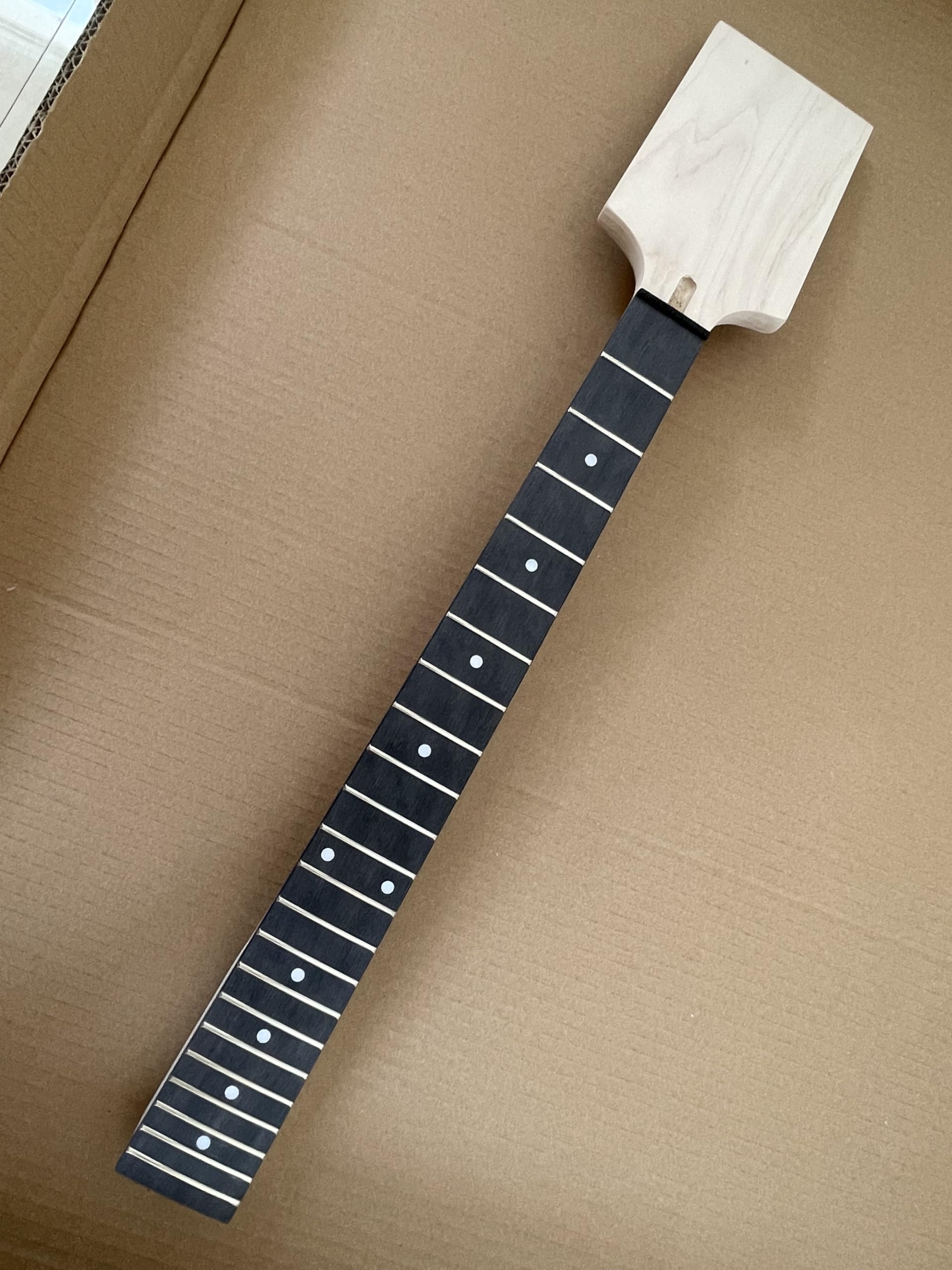Unfinished Electric Guitar Neck, 22 Fret 25.5 inch Maple Neck Rosewood Fretboard Guitar Parts Replacement Nut 43mm