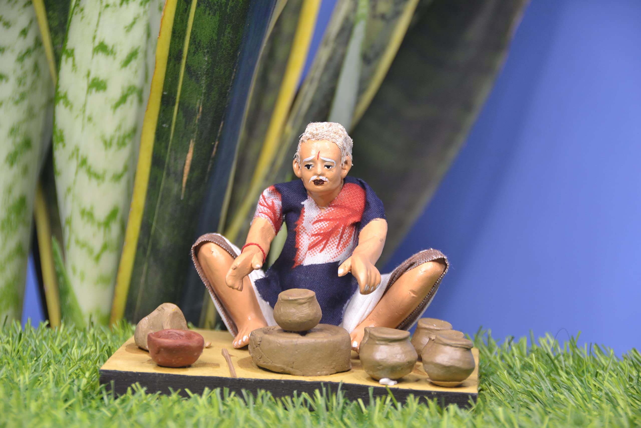 KHJ Handmade Human Figure Showpiece for Home Office Hotel Decoration Clay Art Showpiece Tukre Maker (Potter (Man))