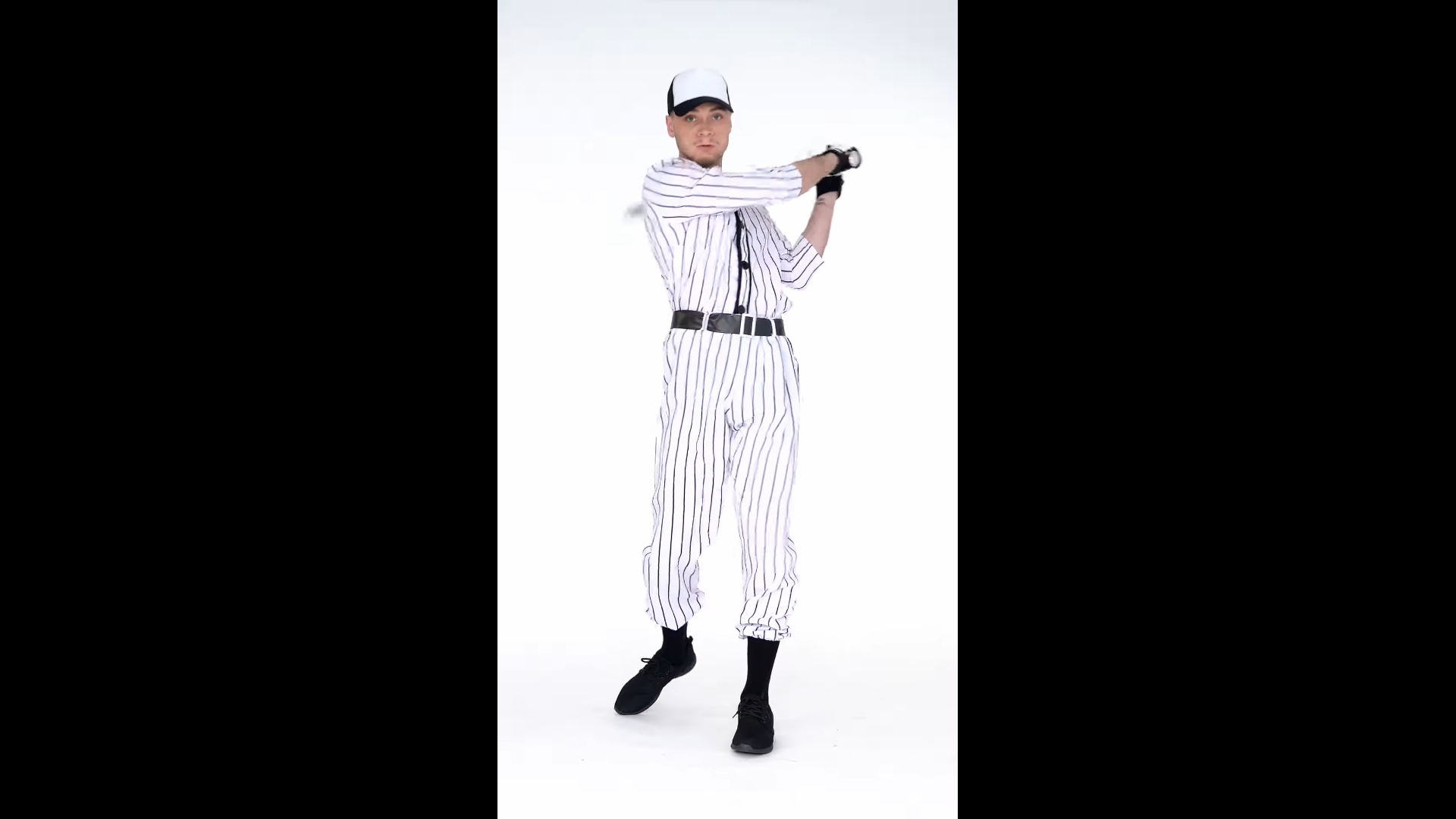 Dressforfun 900366 - Men's Baseball Costume, Long-Sleeved Striped Top With Baseball Patch, Striped Trousers, Incl. Belt And A Pair Of Socks (S | No. 301809