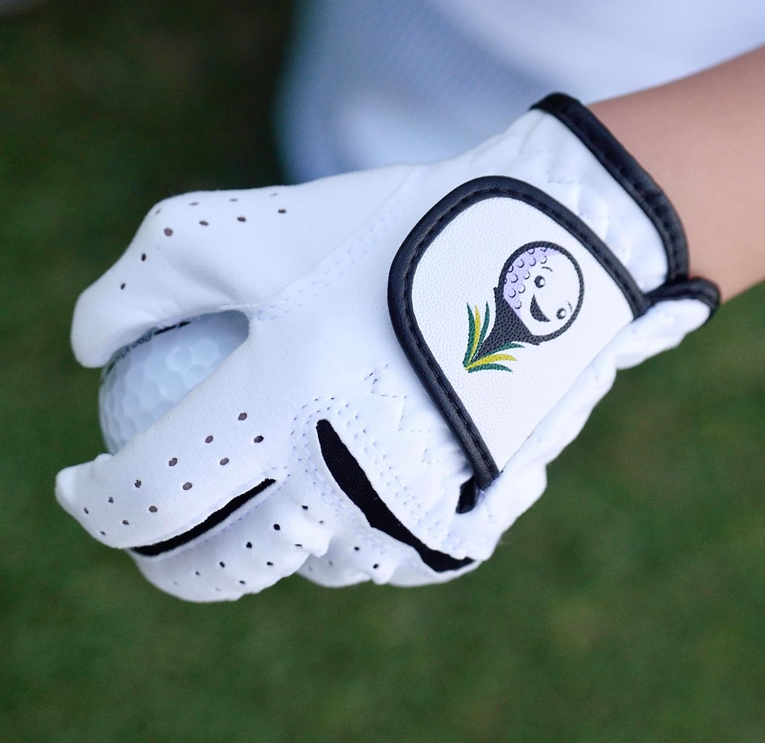 Toddler & Small Kids Golf Glove Ages 2-3, 4-5 & 6-7 Lefties and Righties XXS, XS and S, Superior Grip, Soft White with Smiling Golf Ball, Custest Glove for Children