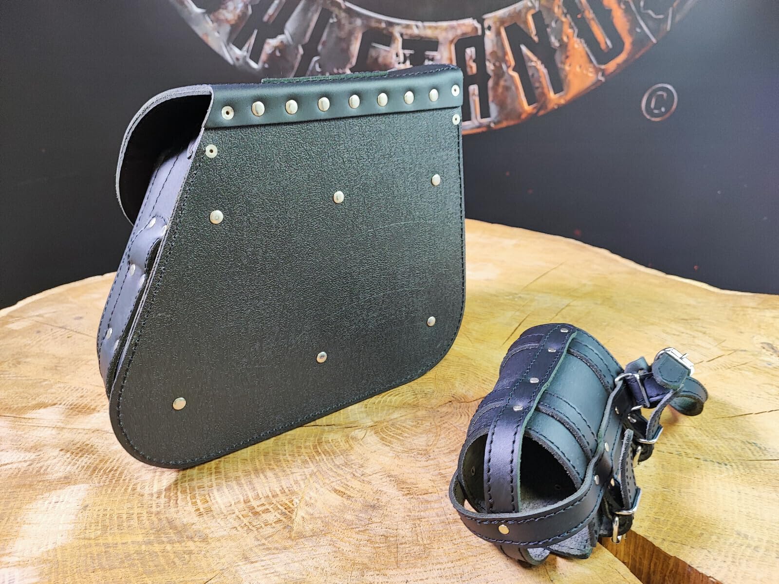Schwingentasche Dyna Malteser schwarz kompatibel mit Harley Davidson Dyna Street Bob Fat Bob Low Rider Sporty Tasche Schwinge Koffer Sportster Reisetasche